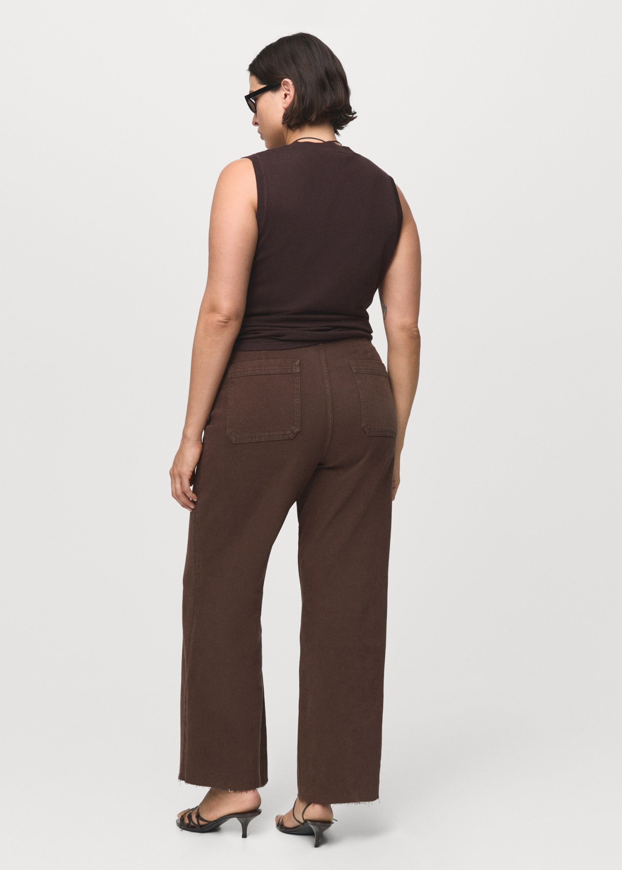 Jean style jupe-culotte Catherin taille haute - Détail de l'article 4, Chocolat. Ref: 17096349-00.