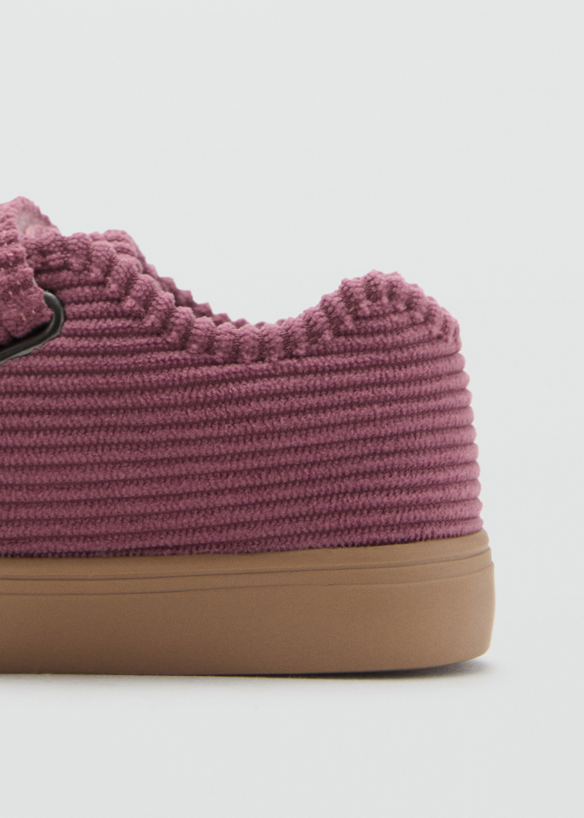 Sport shoe panag - Details of the article 1, Strawberry. Ref: 17096351-00.