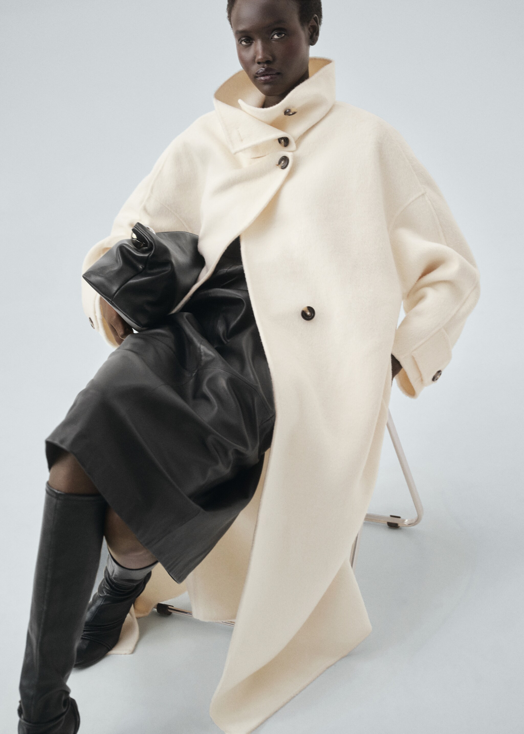Wool funnel neck coat - Details of the article 4, Off White. Ref: 17096354-00.