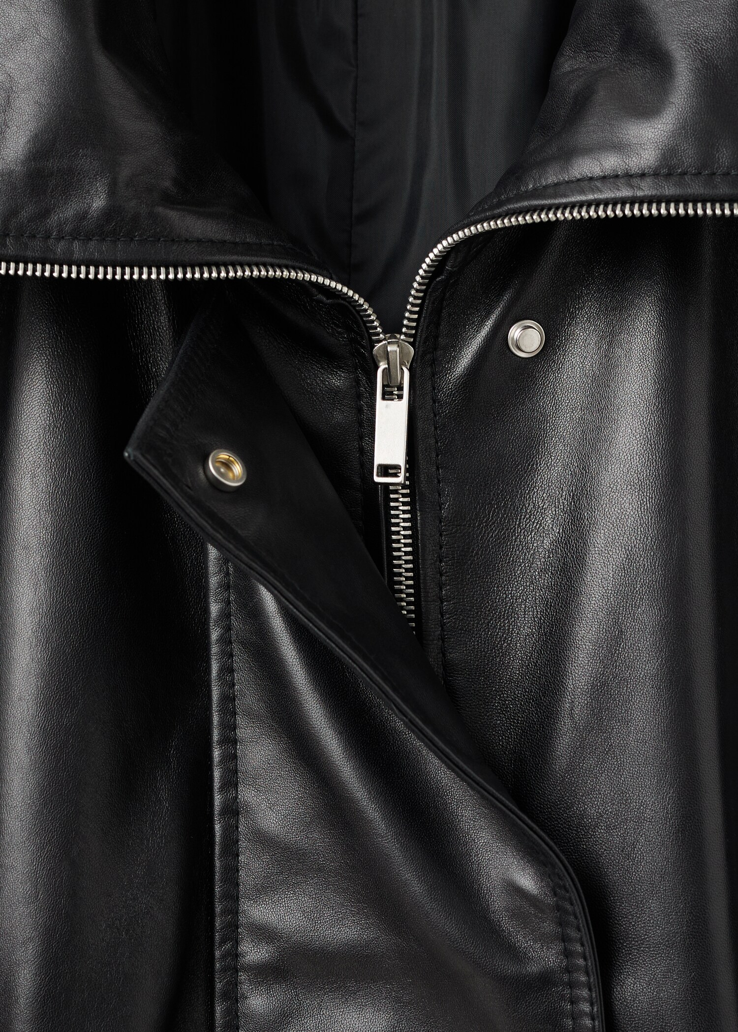 100% leather jacket with notched lapel collar - Details of the article 8