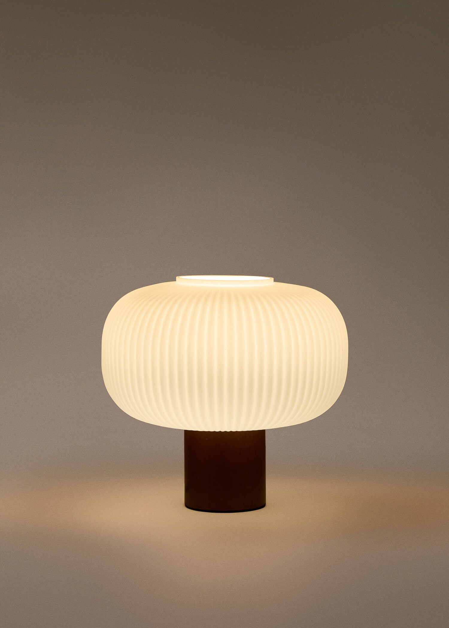 Wood and glass table lamp - Details of the article 4