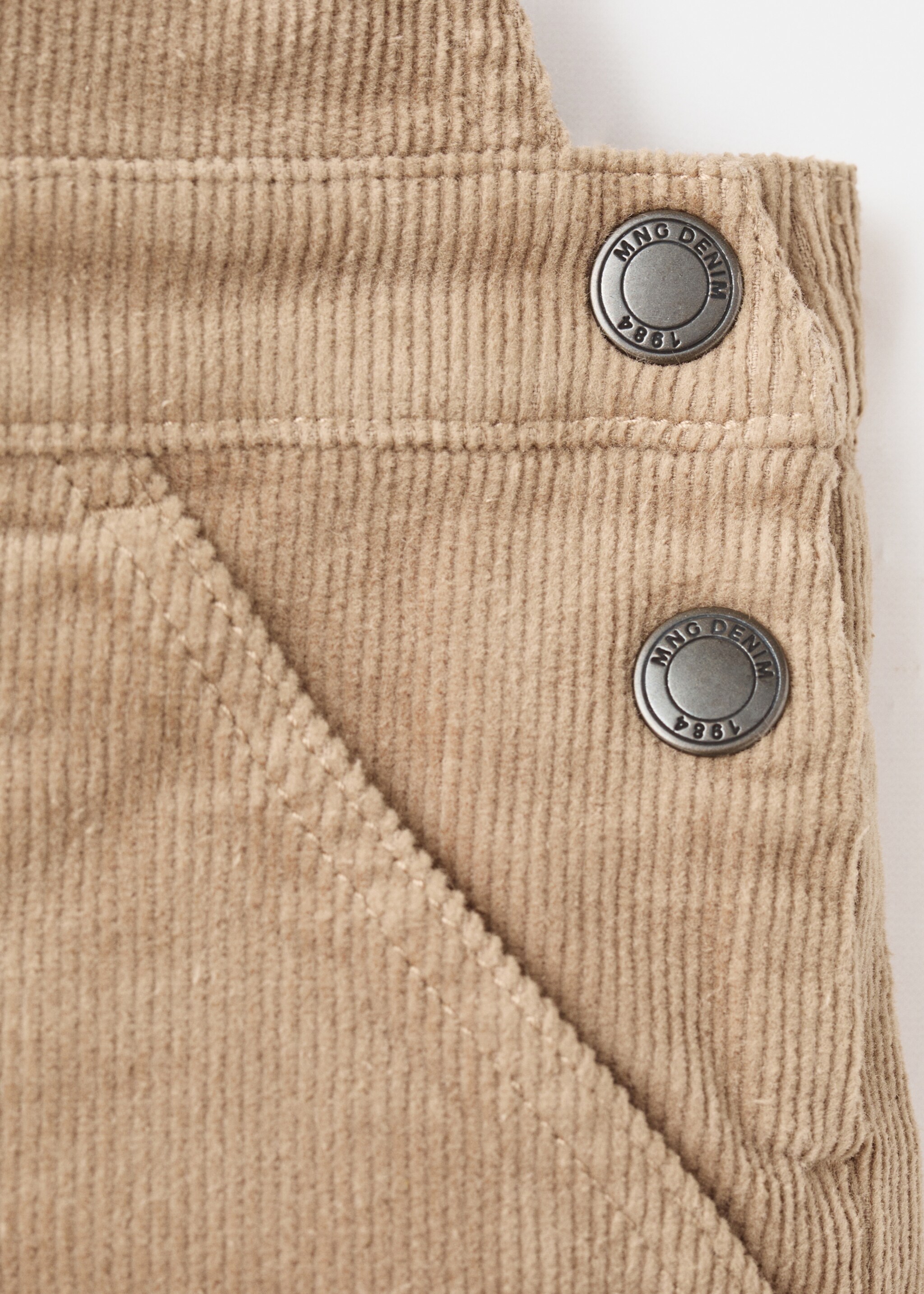 Long corduroy overalls - Details of the article 8, Medium Brown. Ref: 17096724-00.