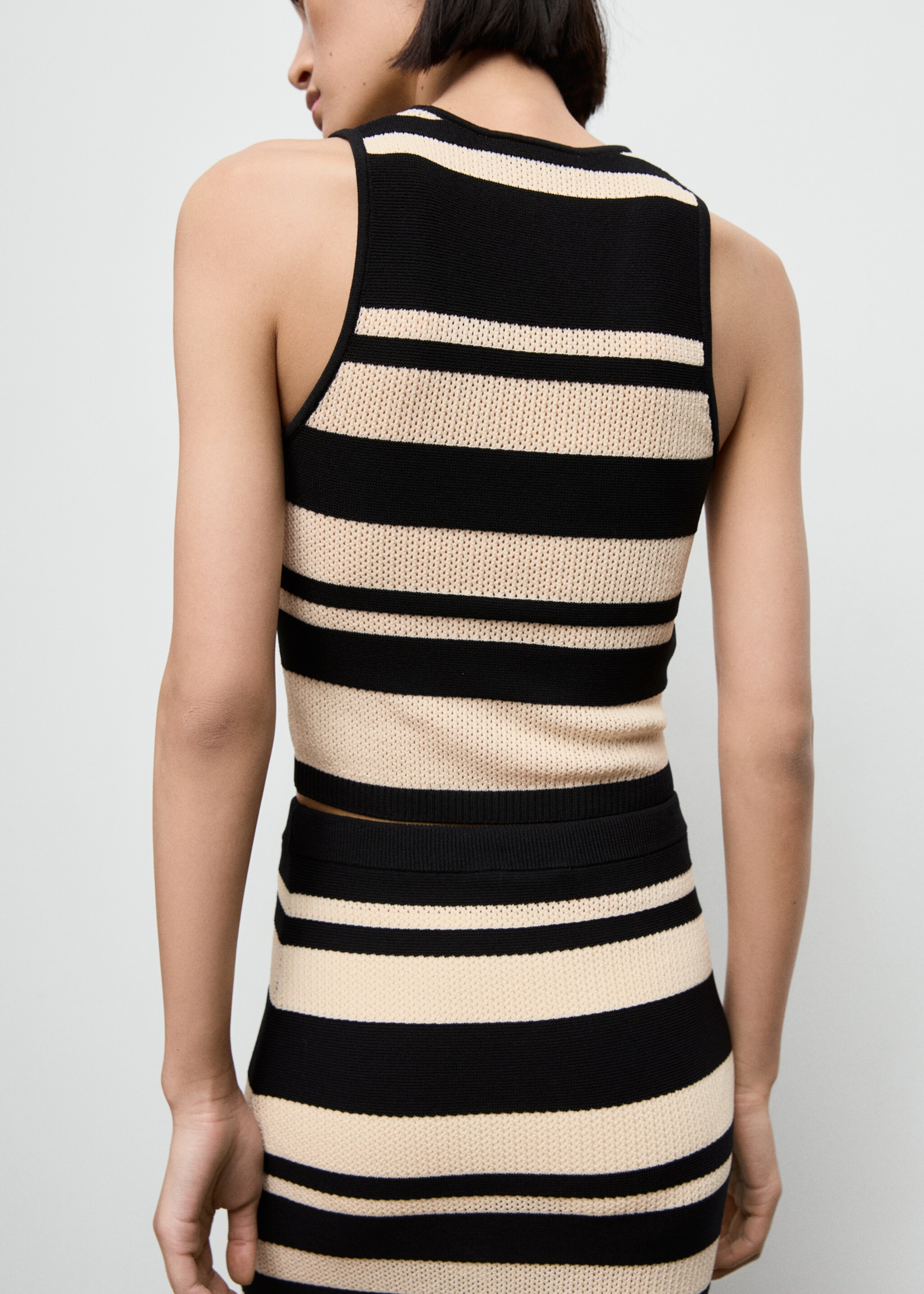 Knitted V-neck top with stripes - Reverse of the article, Black. Ref: 17096727-00.