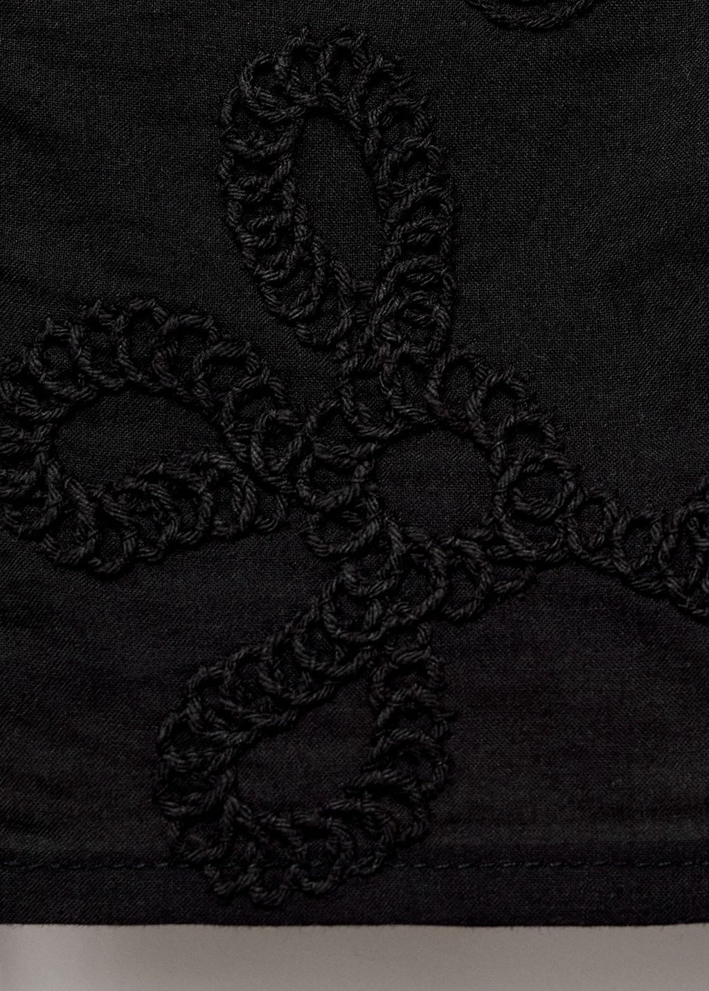 Embroidered blouse with buttons