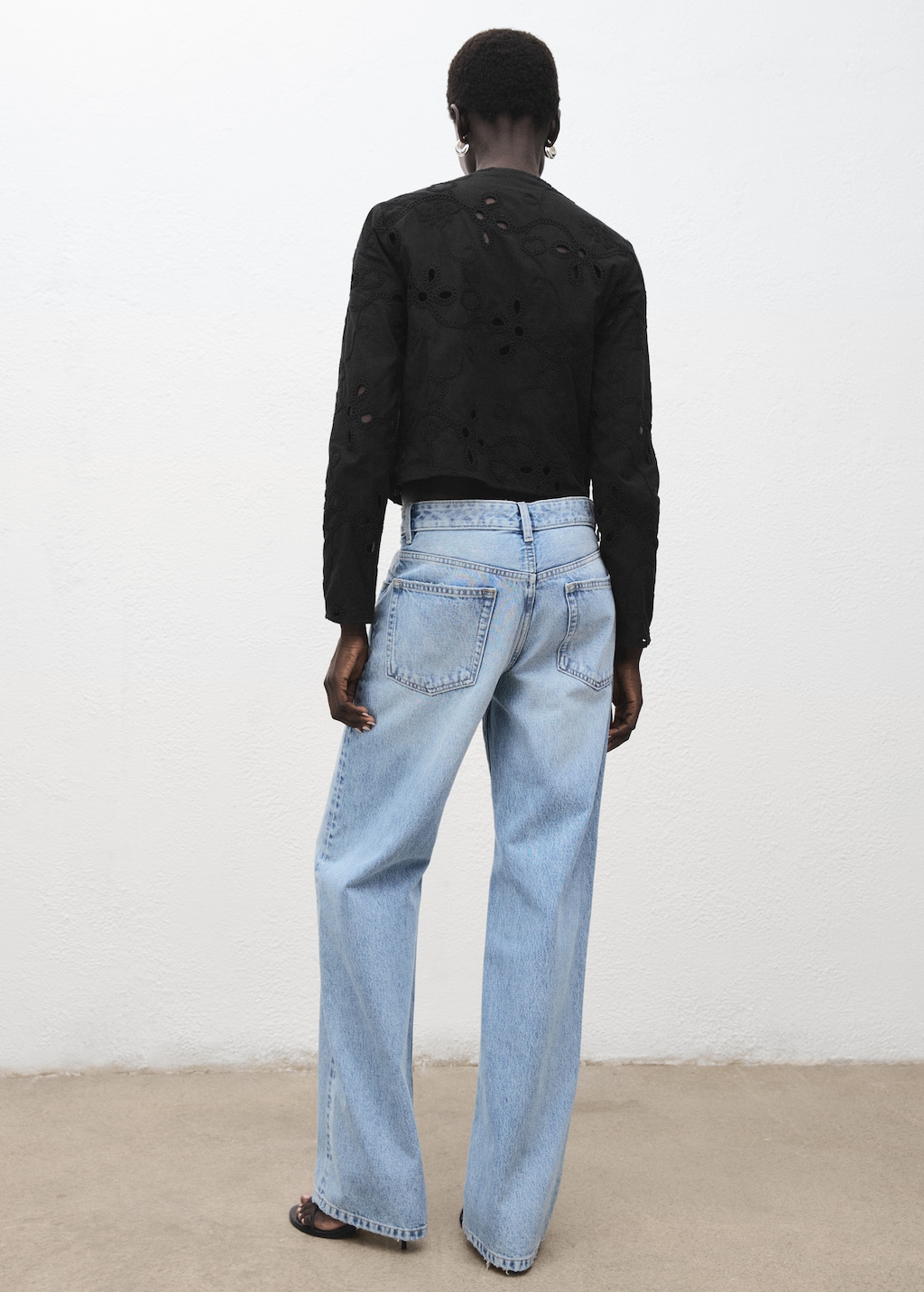 Embroidered blouse with buttons