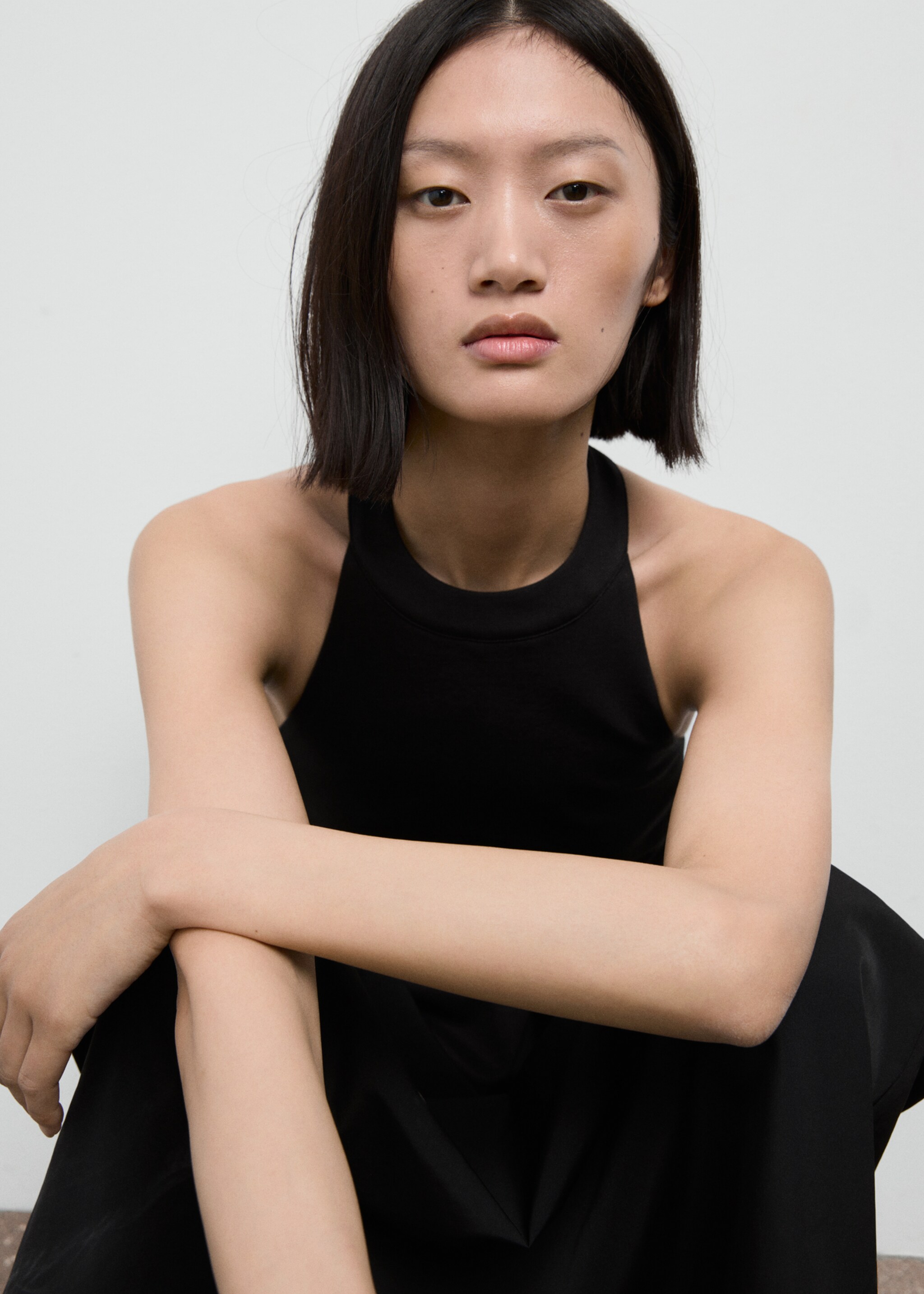 Halter top with low-cut back - Details of the article 1, Black. Ref: 17096730-00.