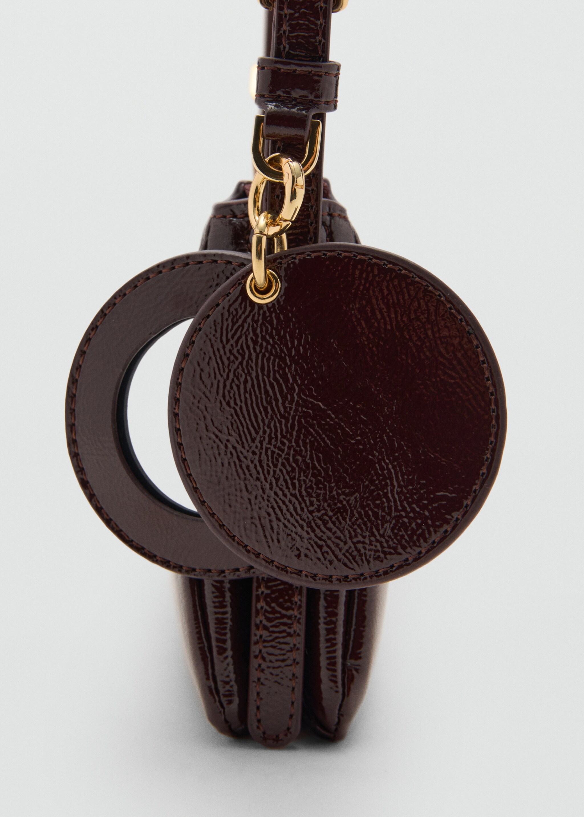 Shiny shoulder bag - Details of the article 2, Burgundy. Ref: 17096739-00.