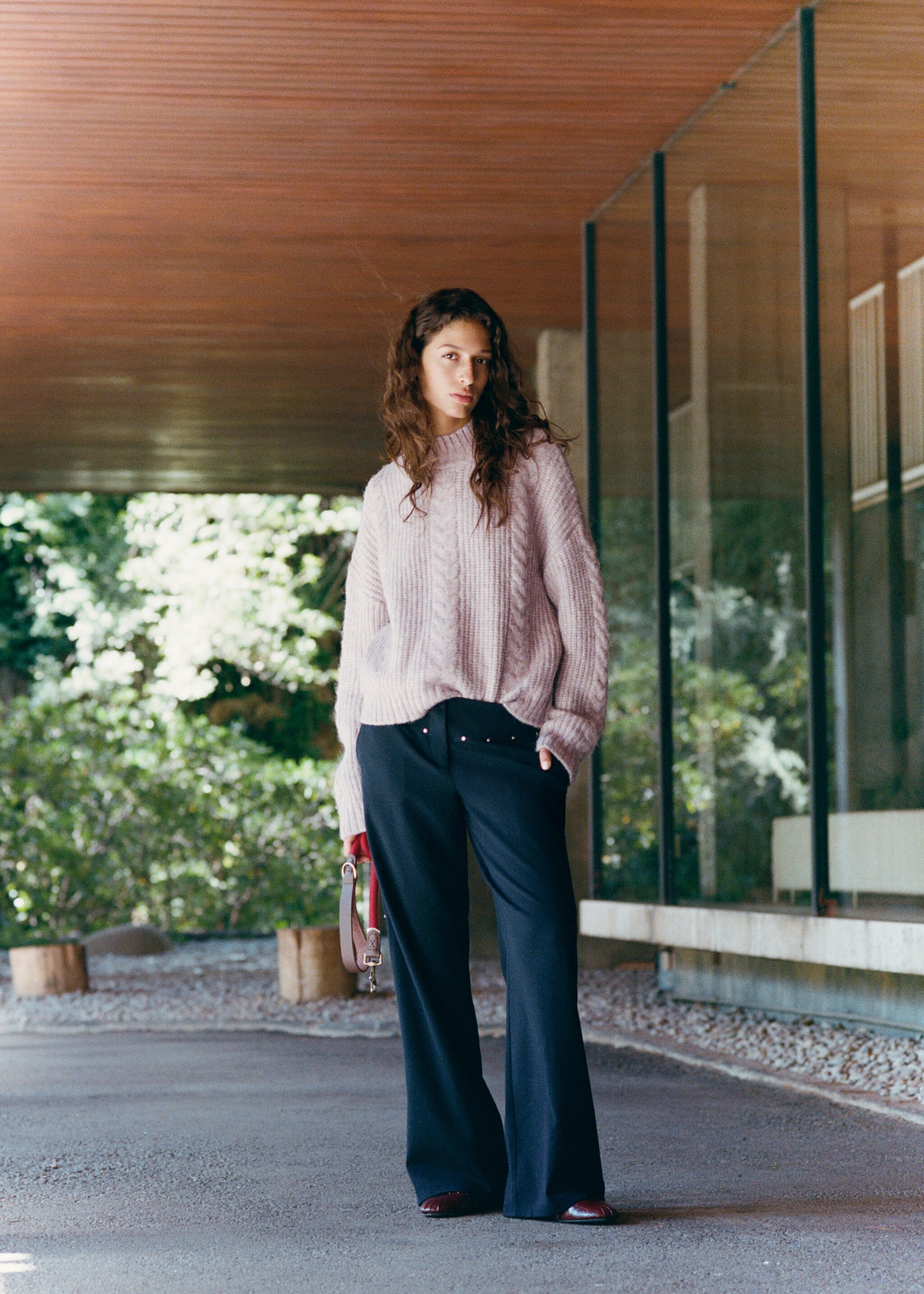 Low-waist studded trousers - Details of the article 5, Navy. Ref: 17097123-00.