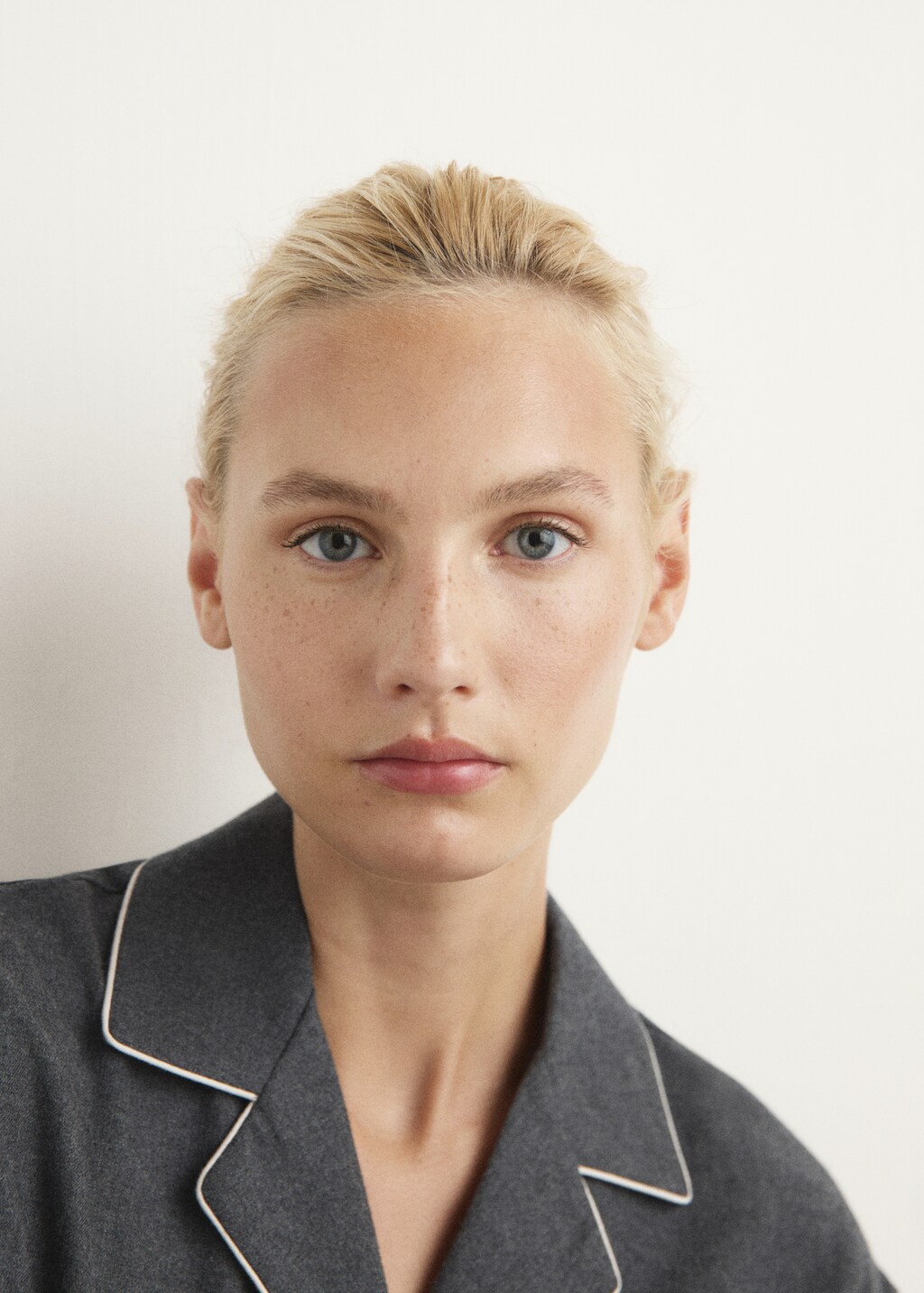 Cotton flannel shirt with contrasting piping