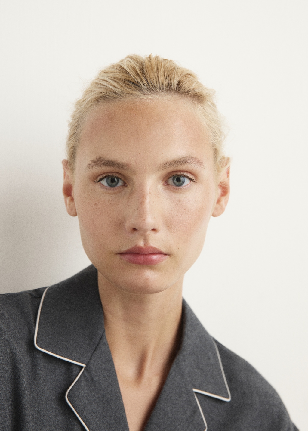 Cotton flannel shirt with contrasting piping