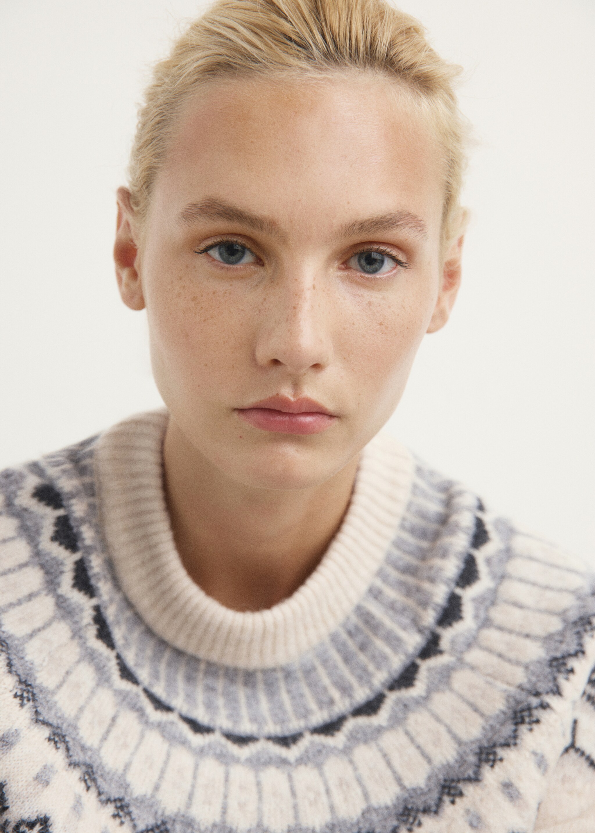 Jacquard pyjamas with round neck - Details of the article 1, Grey. Ref: 17097128-00.