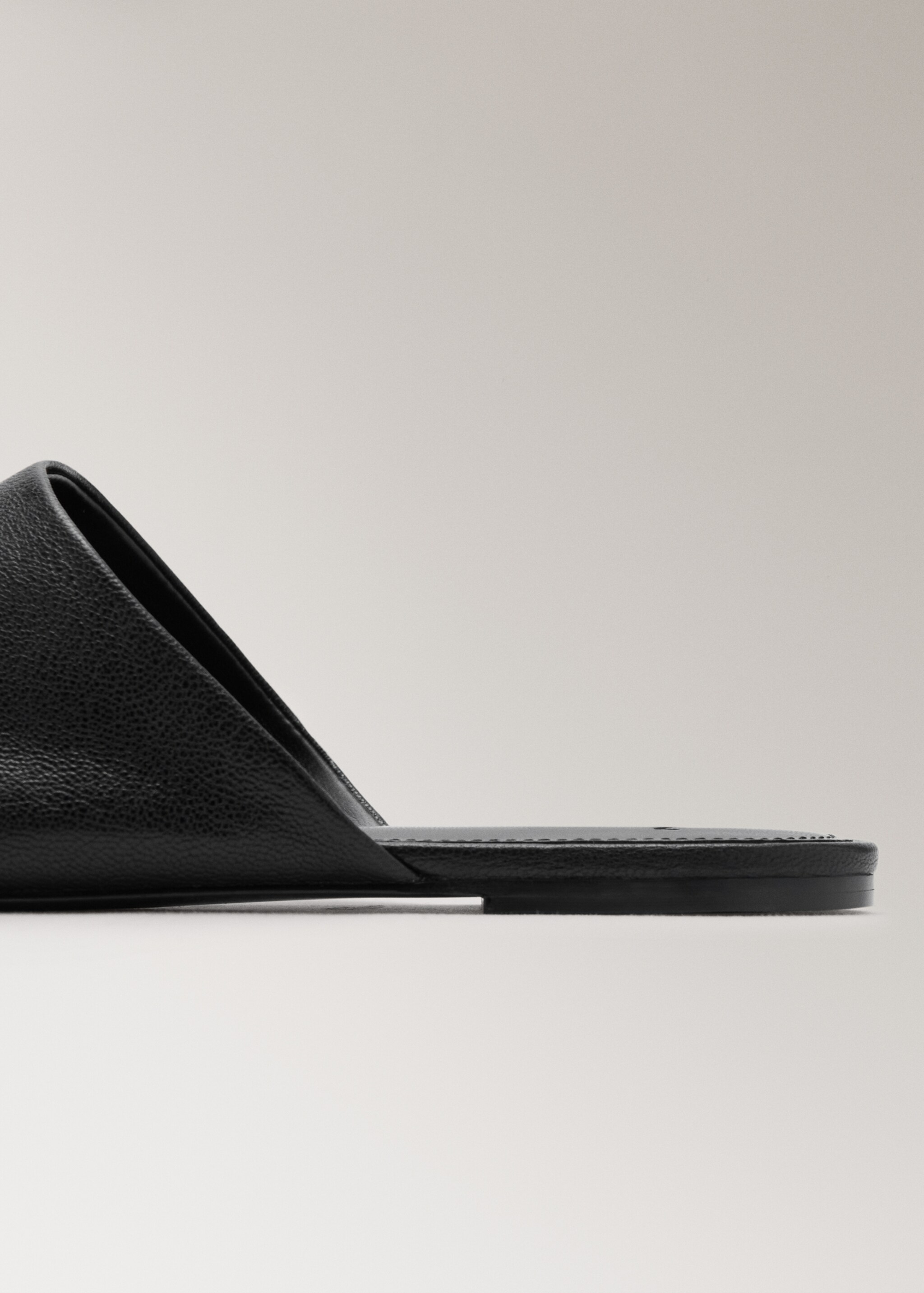 Dutti leather loafer - Details of the article 2, Black. Ref: 17097133-00.