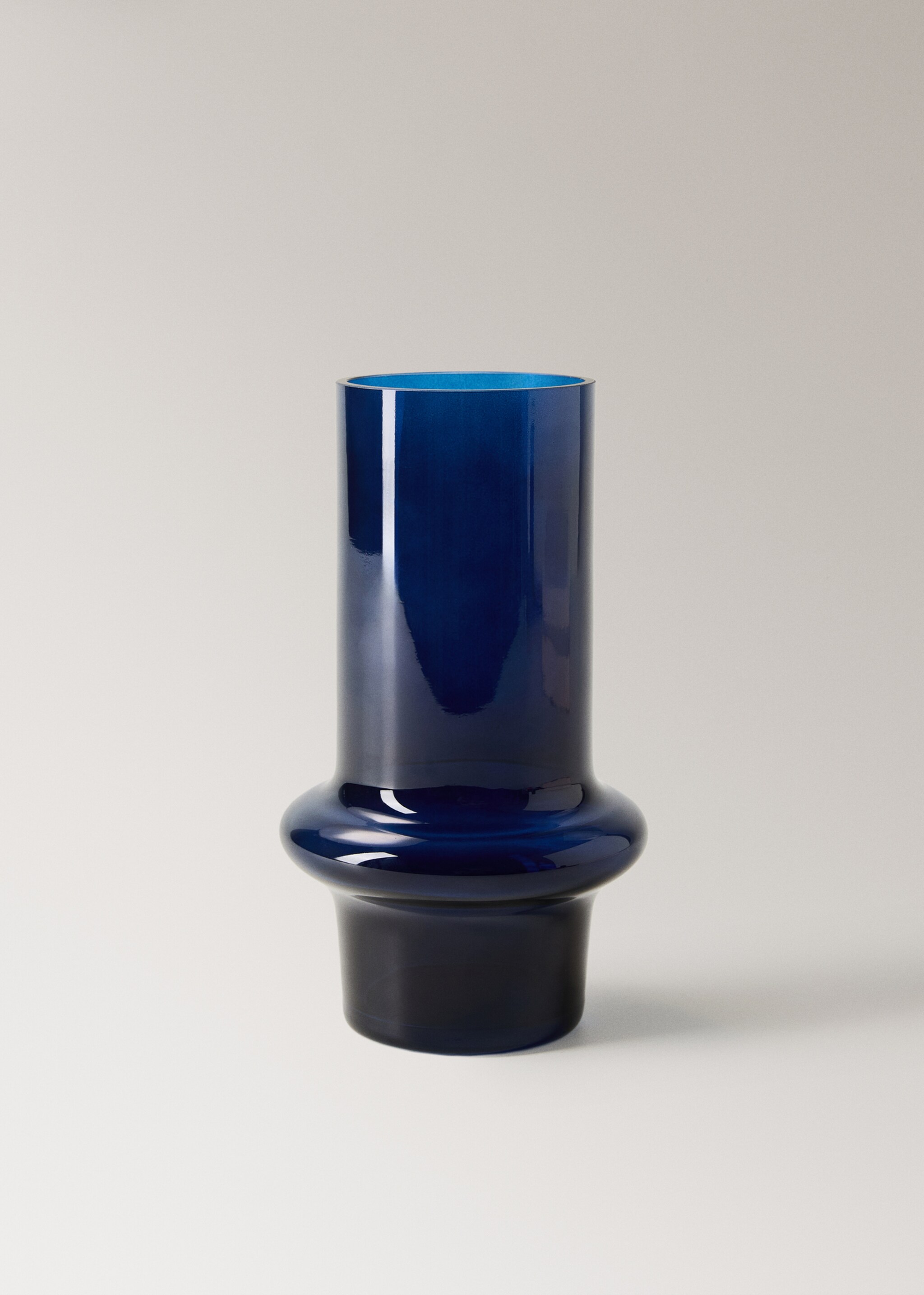 Cylindrical glass vase - Article without model, Blue. Ref: 17097137-00.