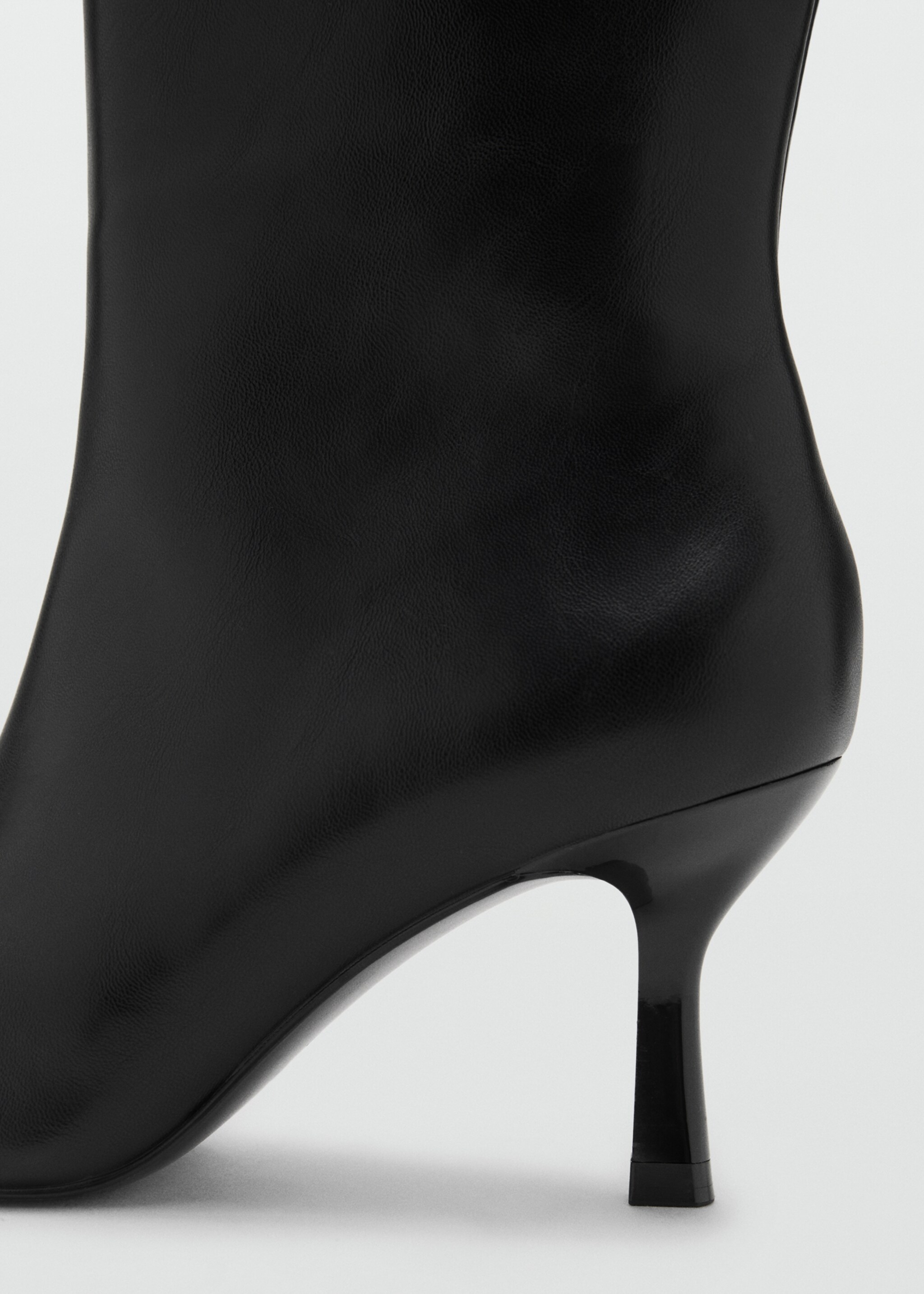 Bottes à talons hauts - Détail de l'article 1, Noir. Ref: 17097775-00.
