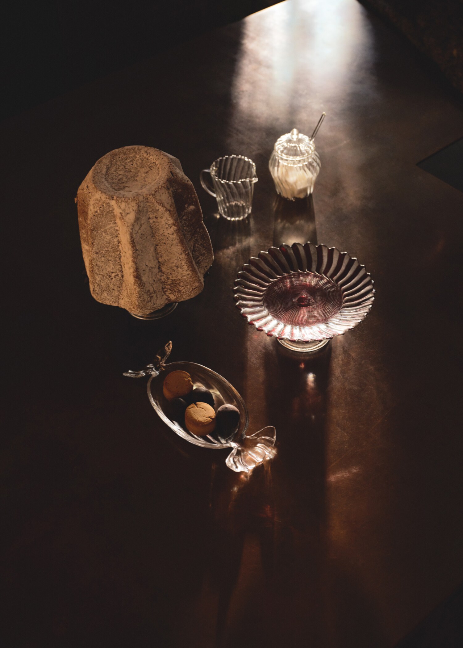 Glazen taartschaal met spiraalpatroon - Detail van het artikel 6