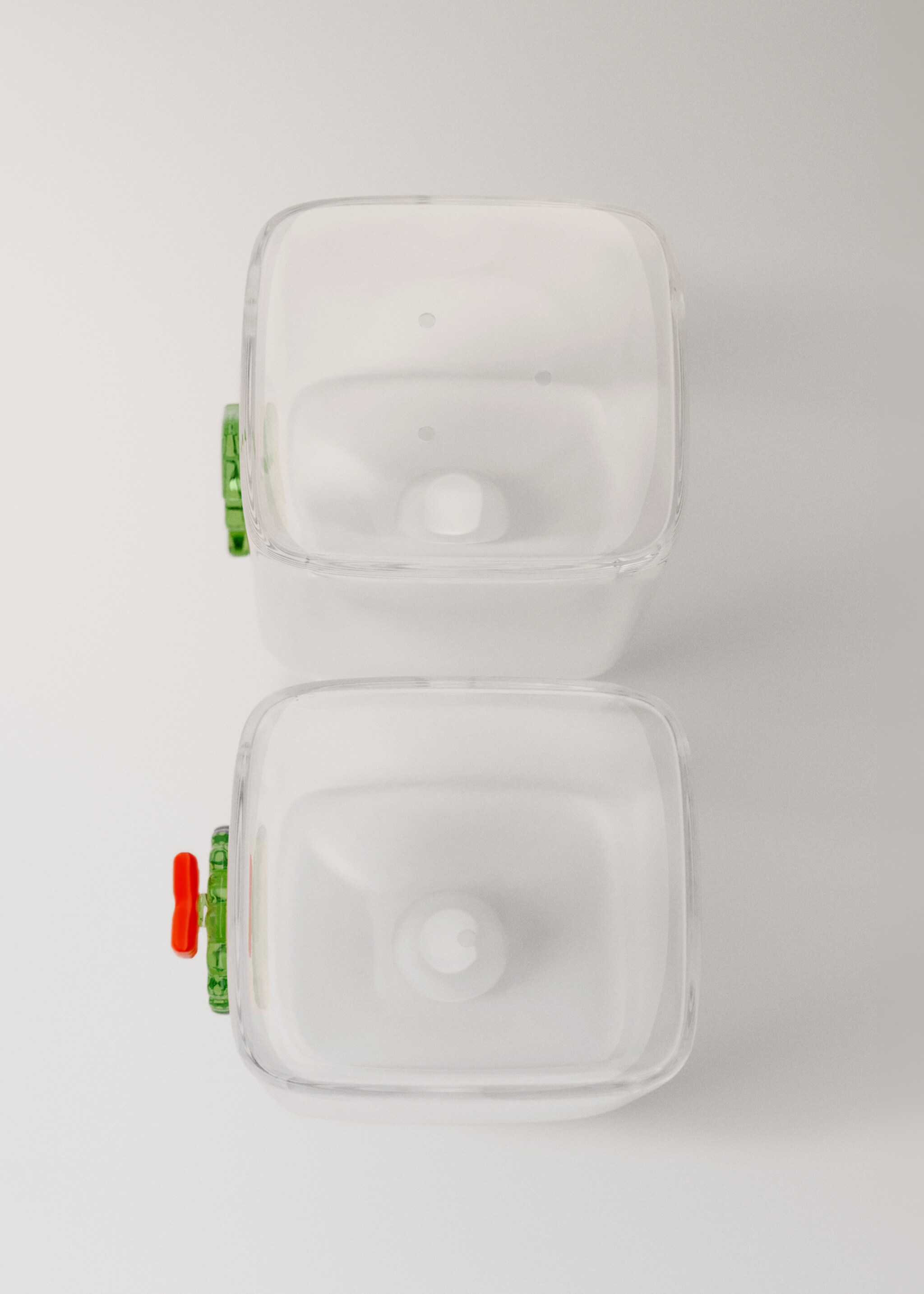 Borosilicate salt and pepper set with crown and tree design - Details of the article 1, Forest Green. Ref: 17097780-00.