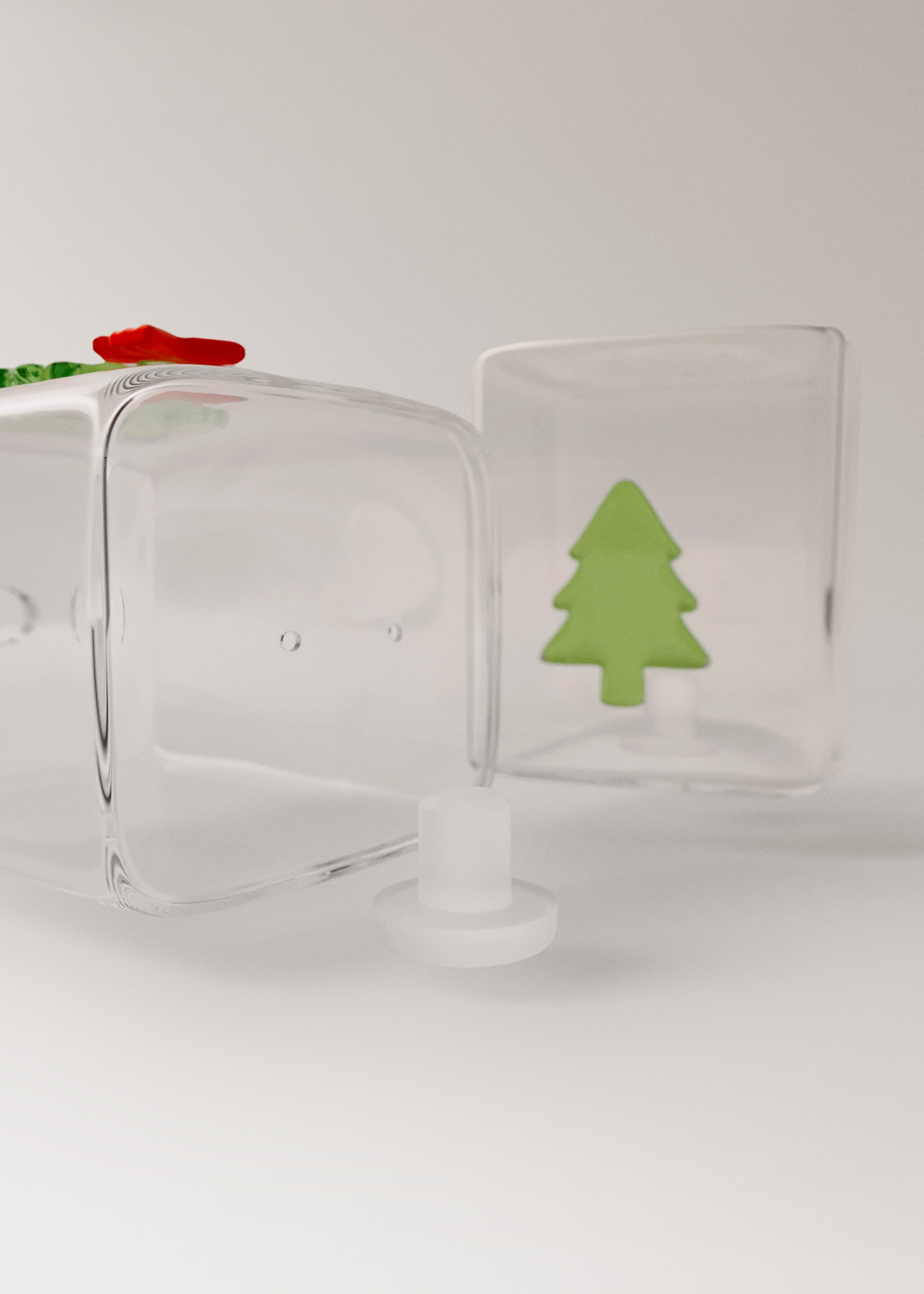 Borosilicate salt and pepper set with crown and tree design - Details of the article 3, Forest Green. Ref: 17097780-00.