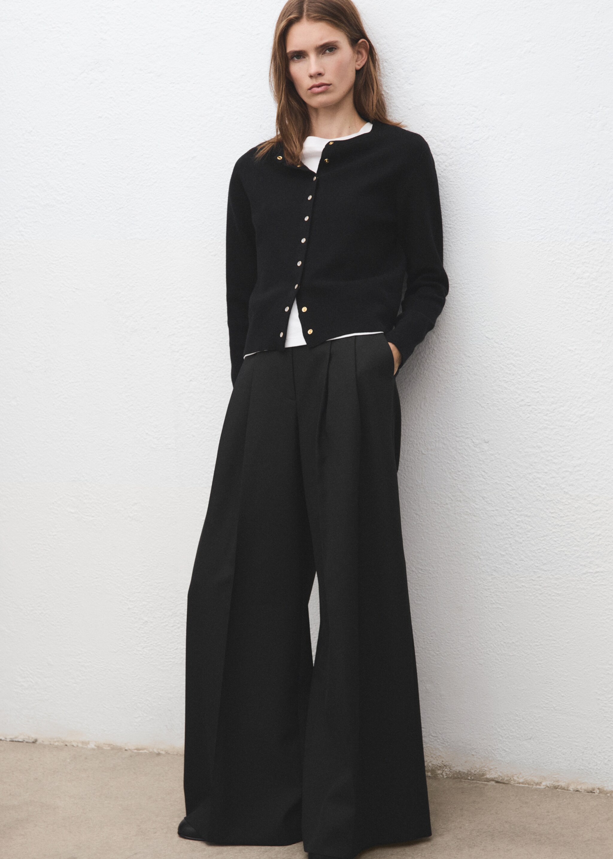 Knitted button cardigan - Details of the article 2, Black. Ref: 17097787-00.