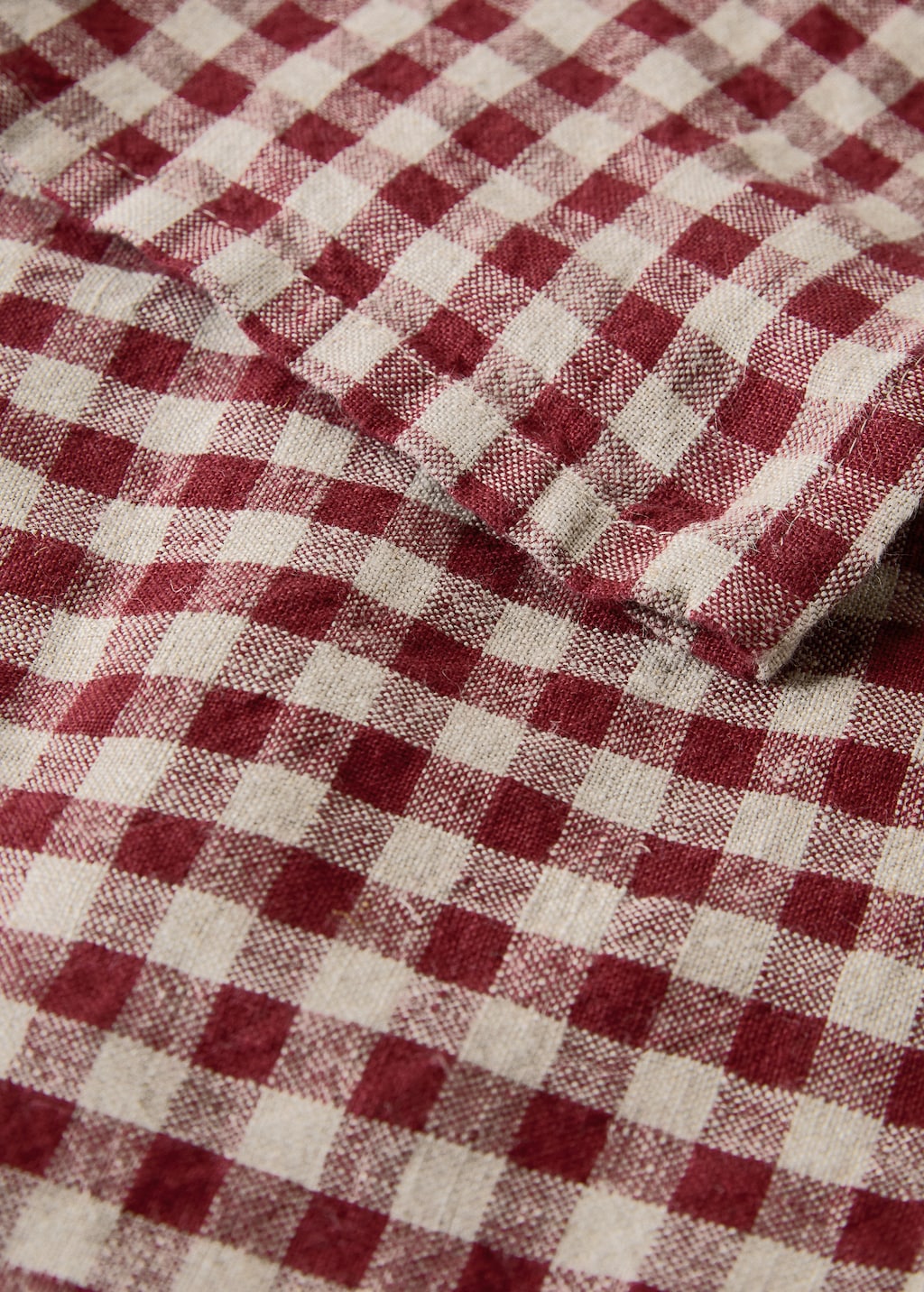Gingham checked linen tablecloth for 2 to 4 diners