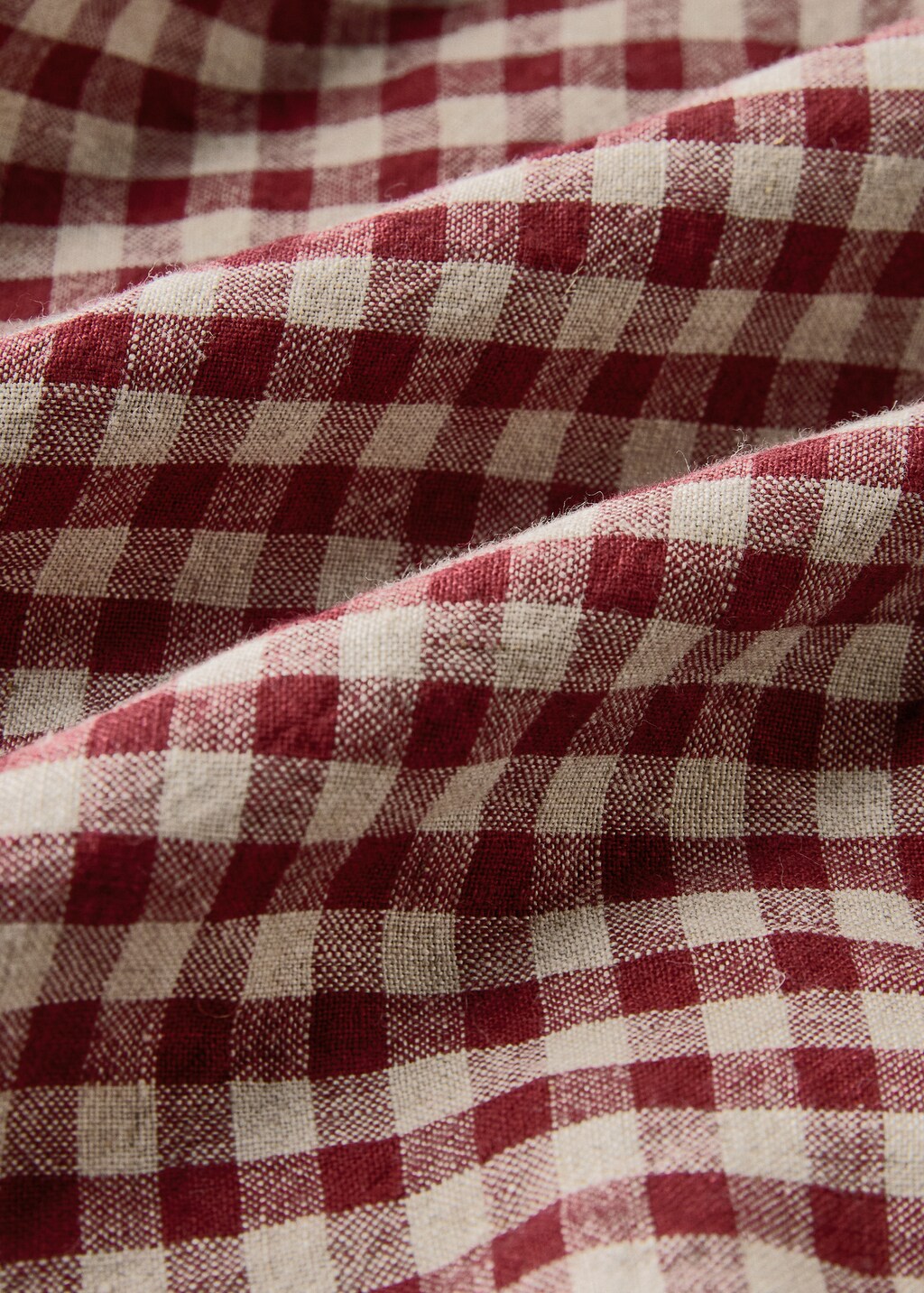 Gingham checked linen tablecloth for 2 to 4 diners
