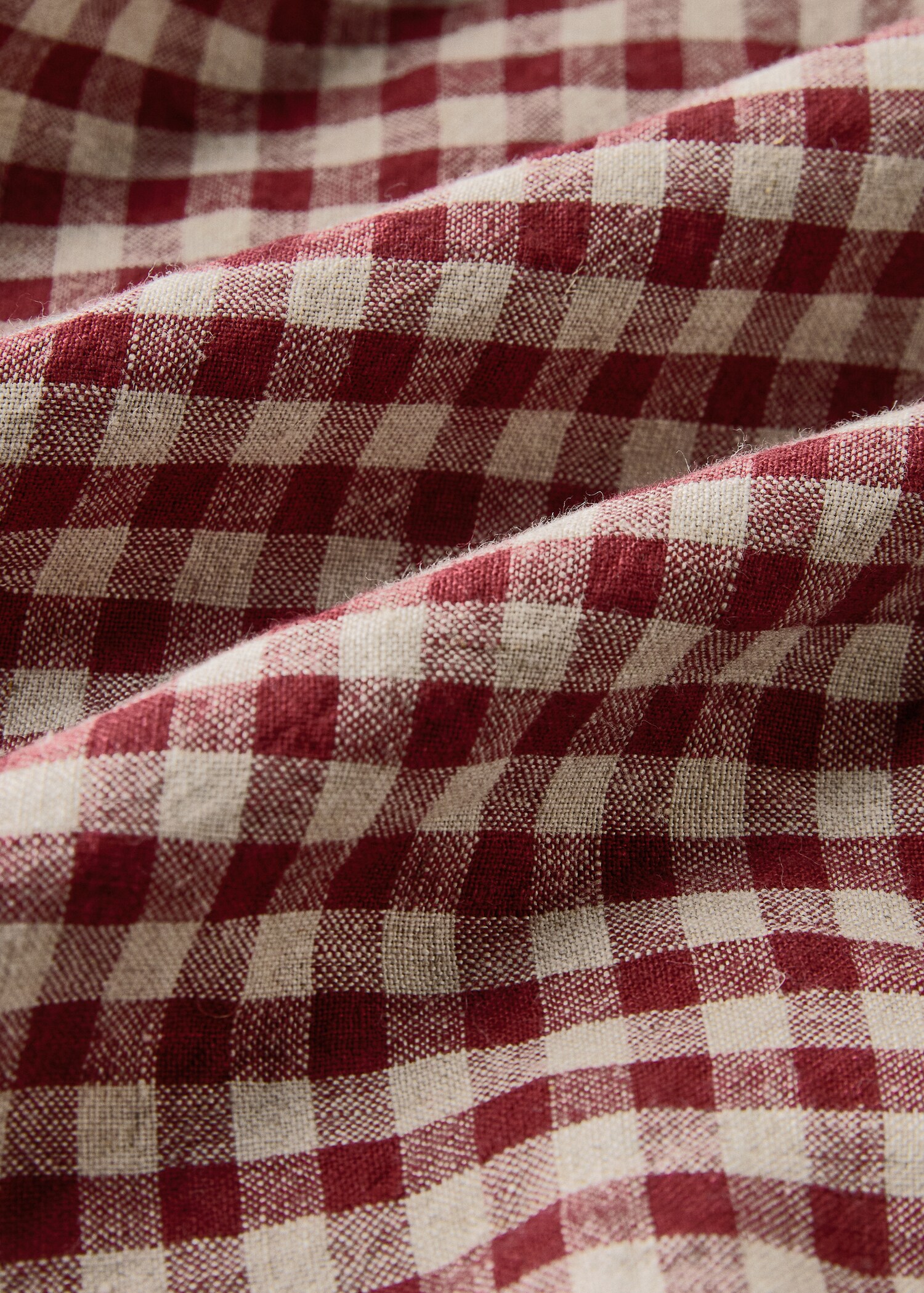 Gingham check linen tablecloth for 2 to 4 diners - Details of the article 2