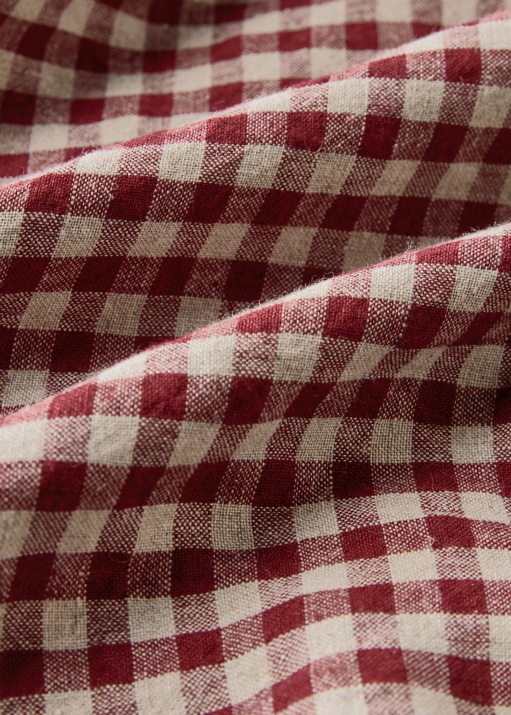Gingham checked linen tablecloth for 2 to 4 diners