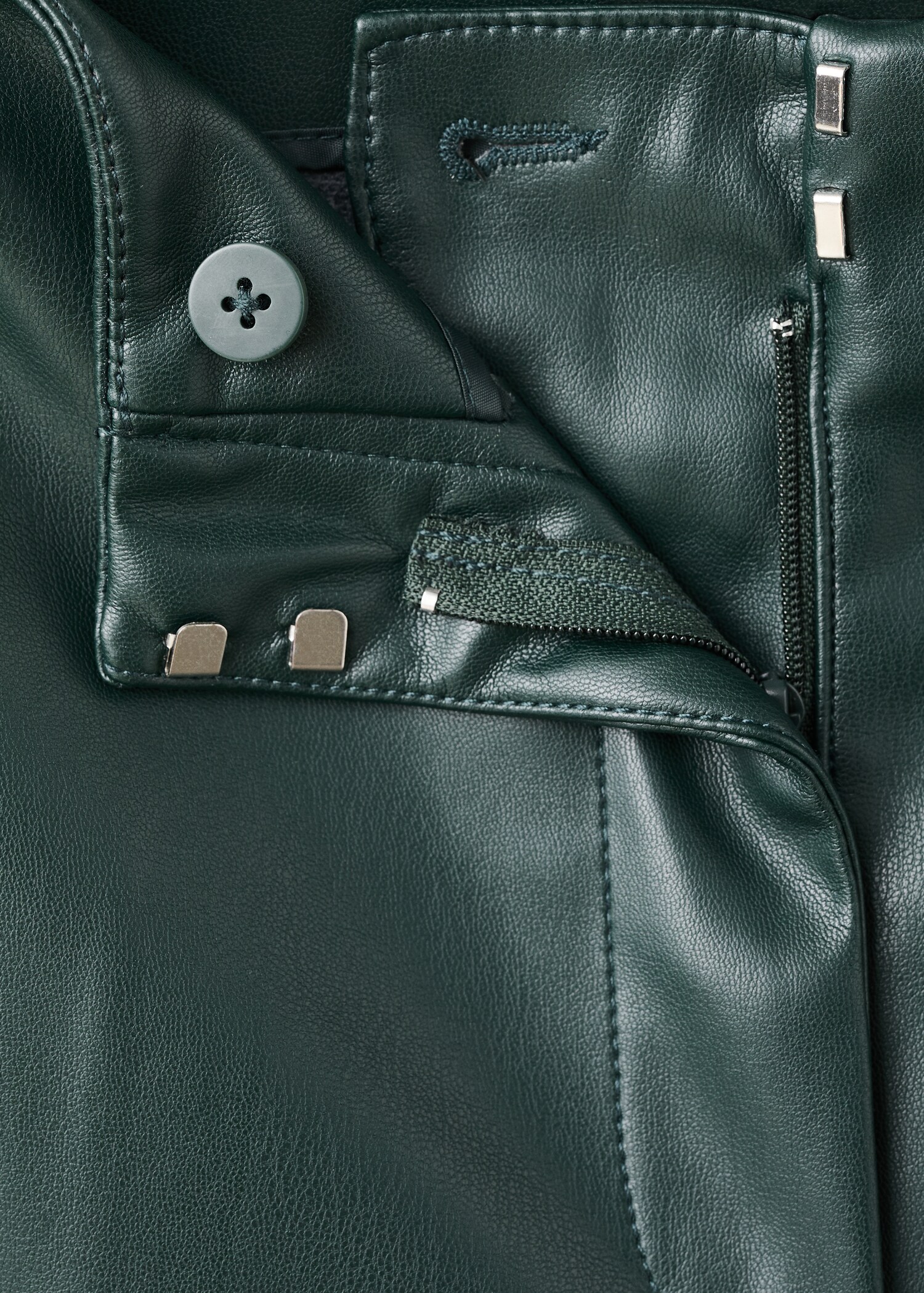Slim-fit leather-effect trousers - Details of the article 8