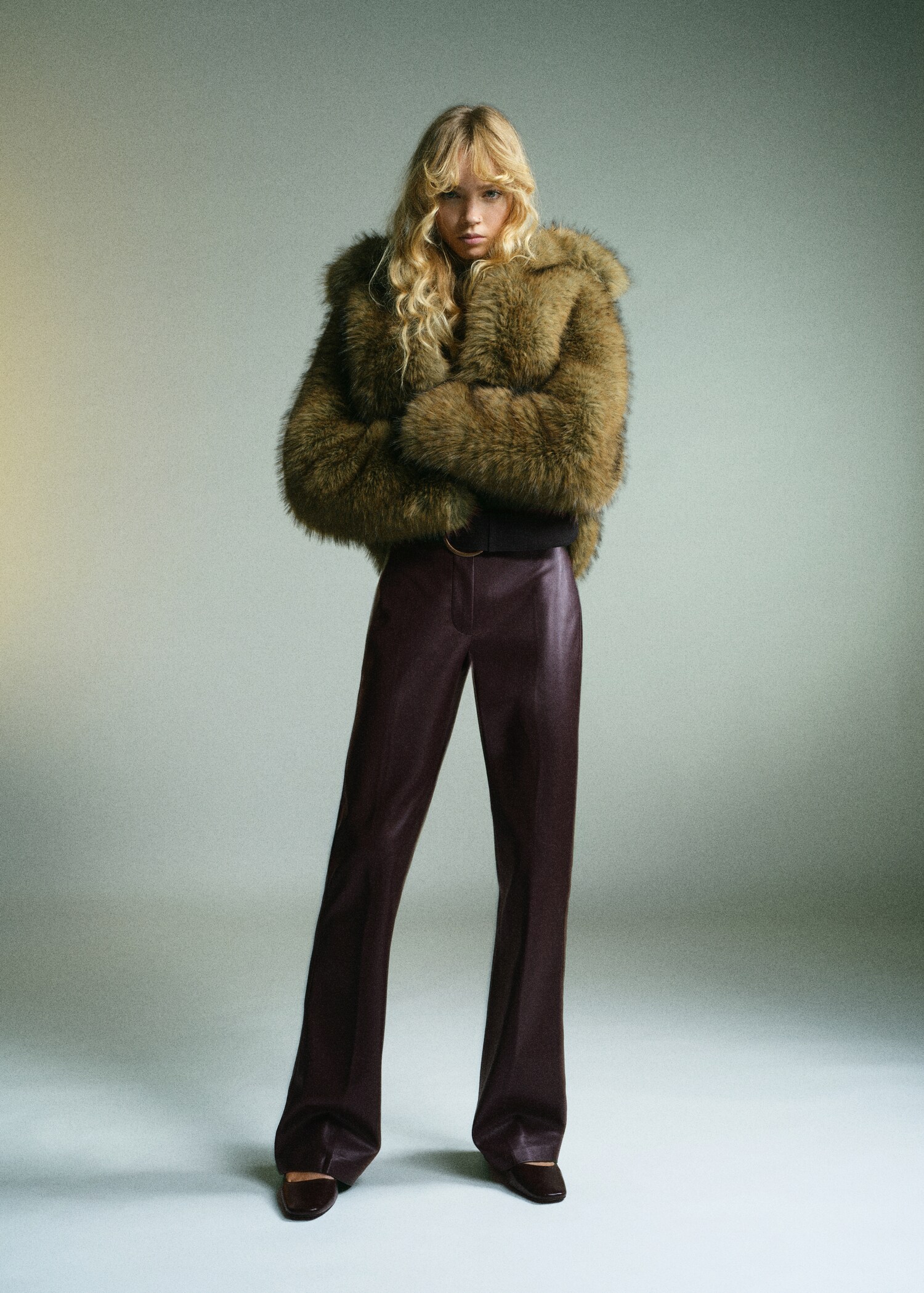 Leather-effect slim-fit trousers - Details of the article 2