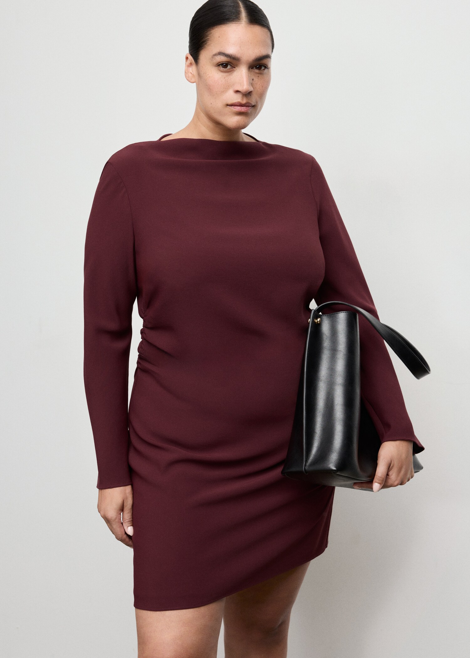 Boat-neck ruched dress - Details of the article 5