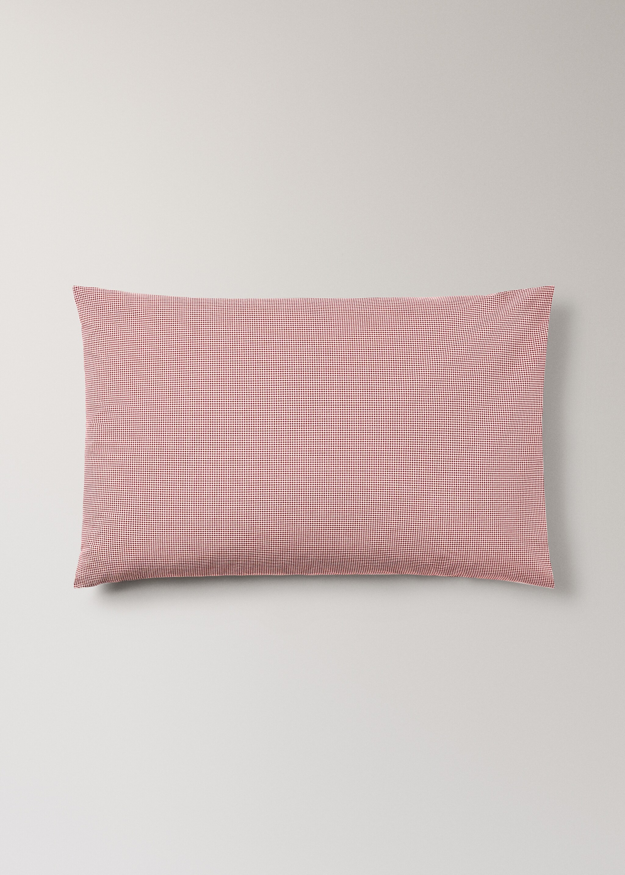 Children's pillowcase in yarn-dyed vichy check 50x75 cm - Article without model, Red. Ref: 17097808-00.
