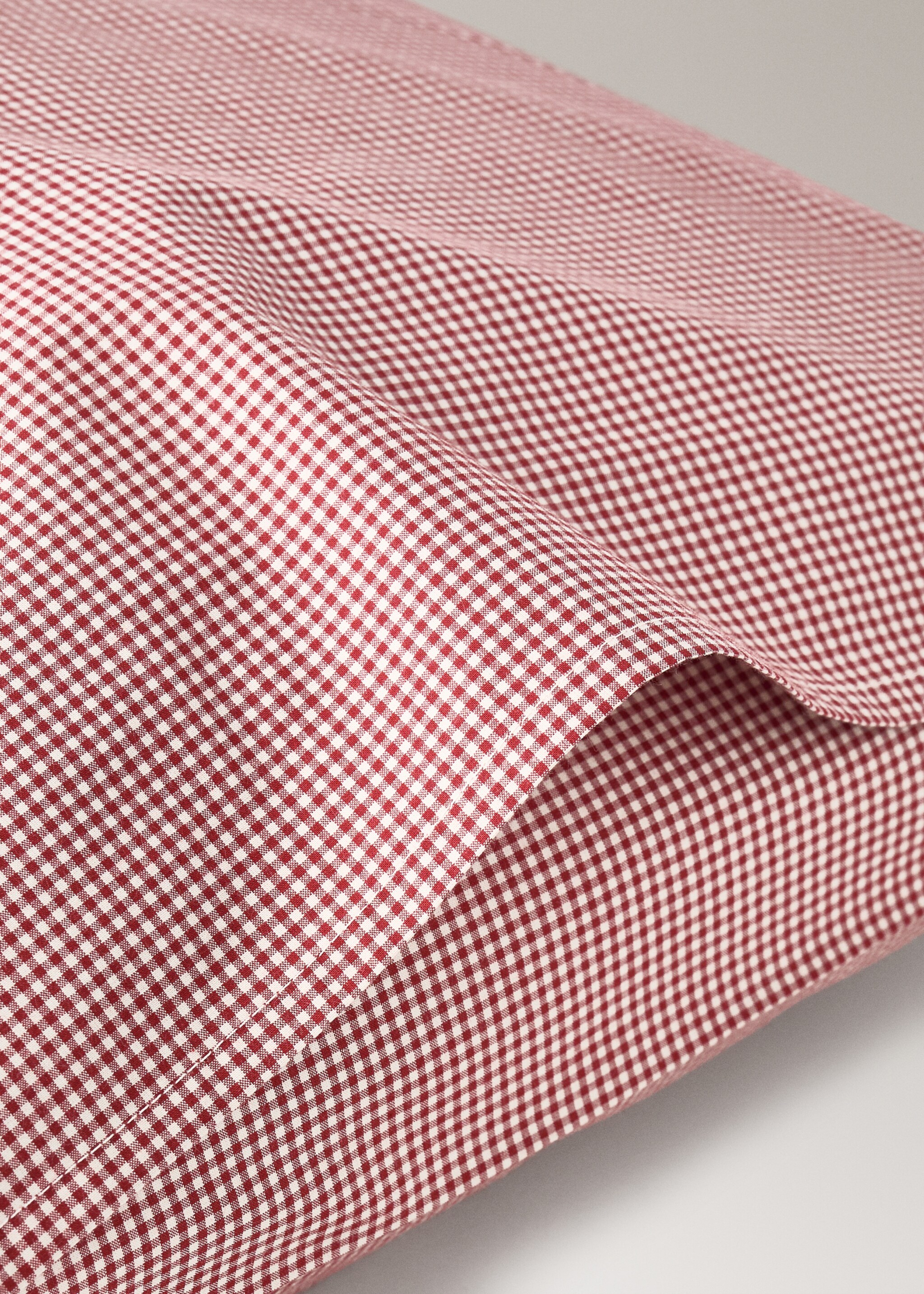 Children's pillowcase in yarn-dyed vichy check 50x75 cm - Details of the article 2, Red. Ref: 17097808-00.