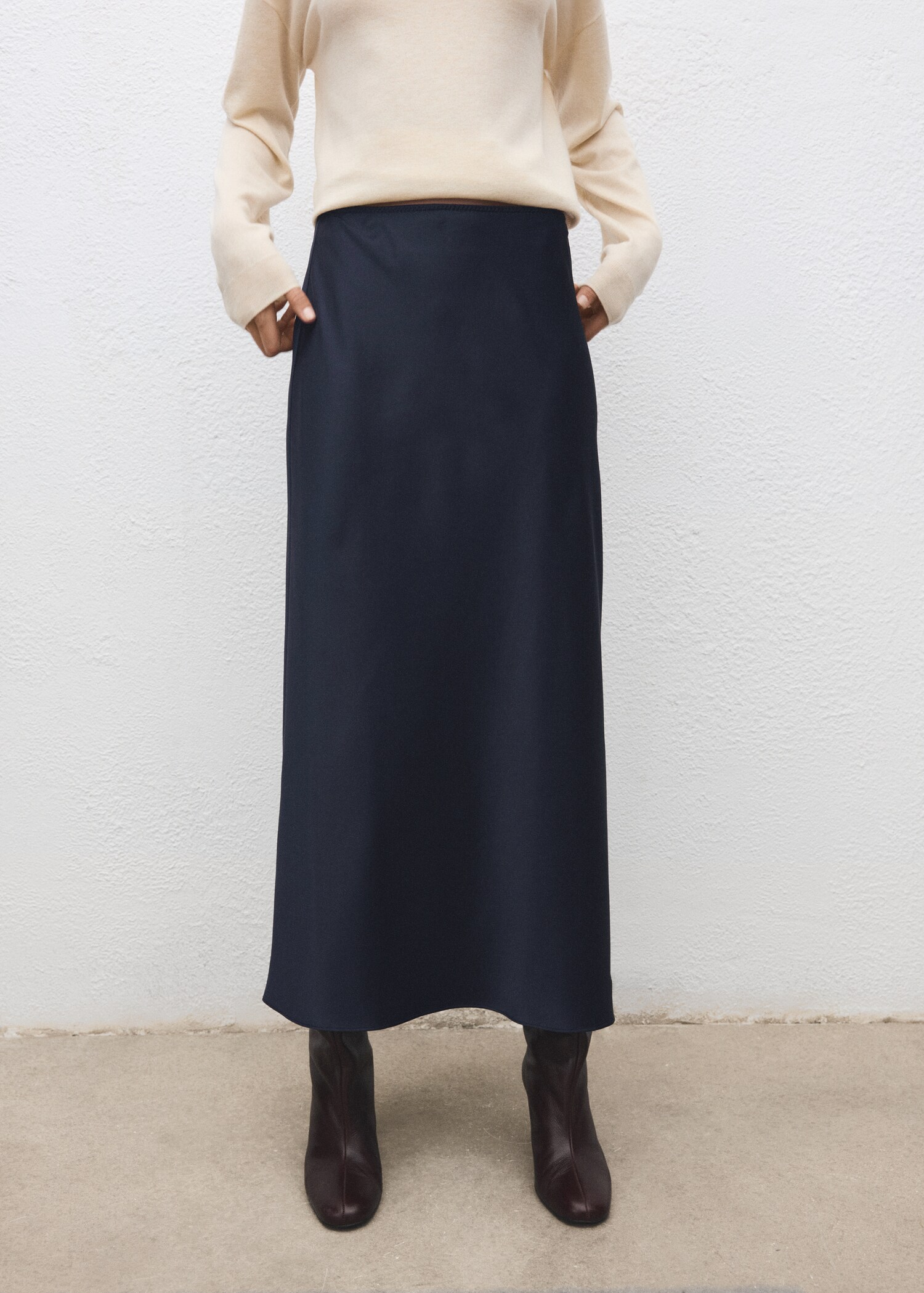 Satin long skirt - Medium plane