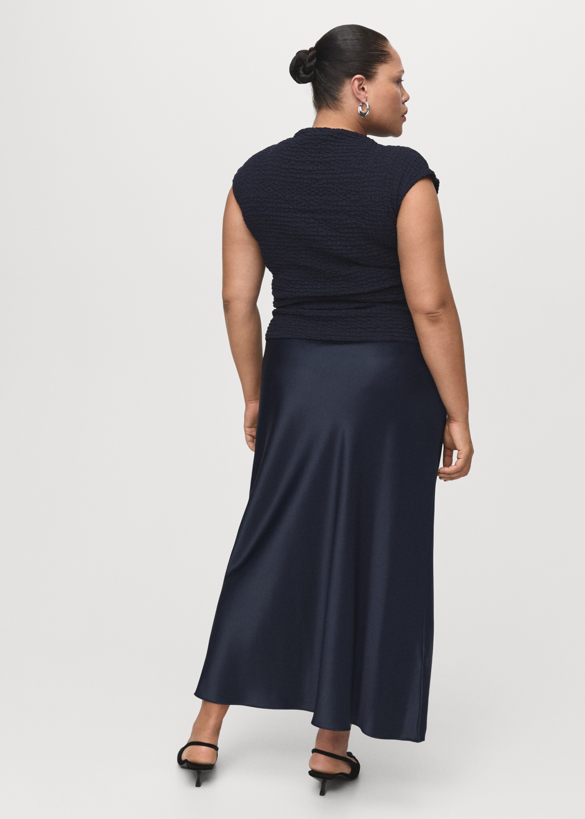 Satin long skirt - Details of the article 4, Navy. Ref: 17097817-00.