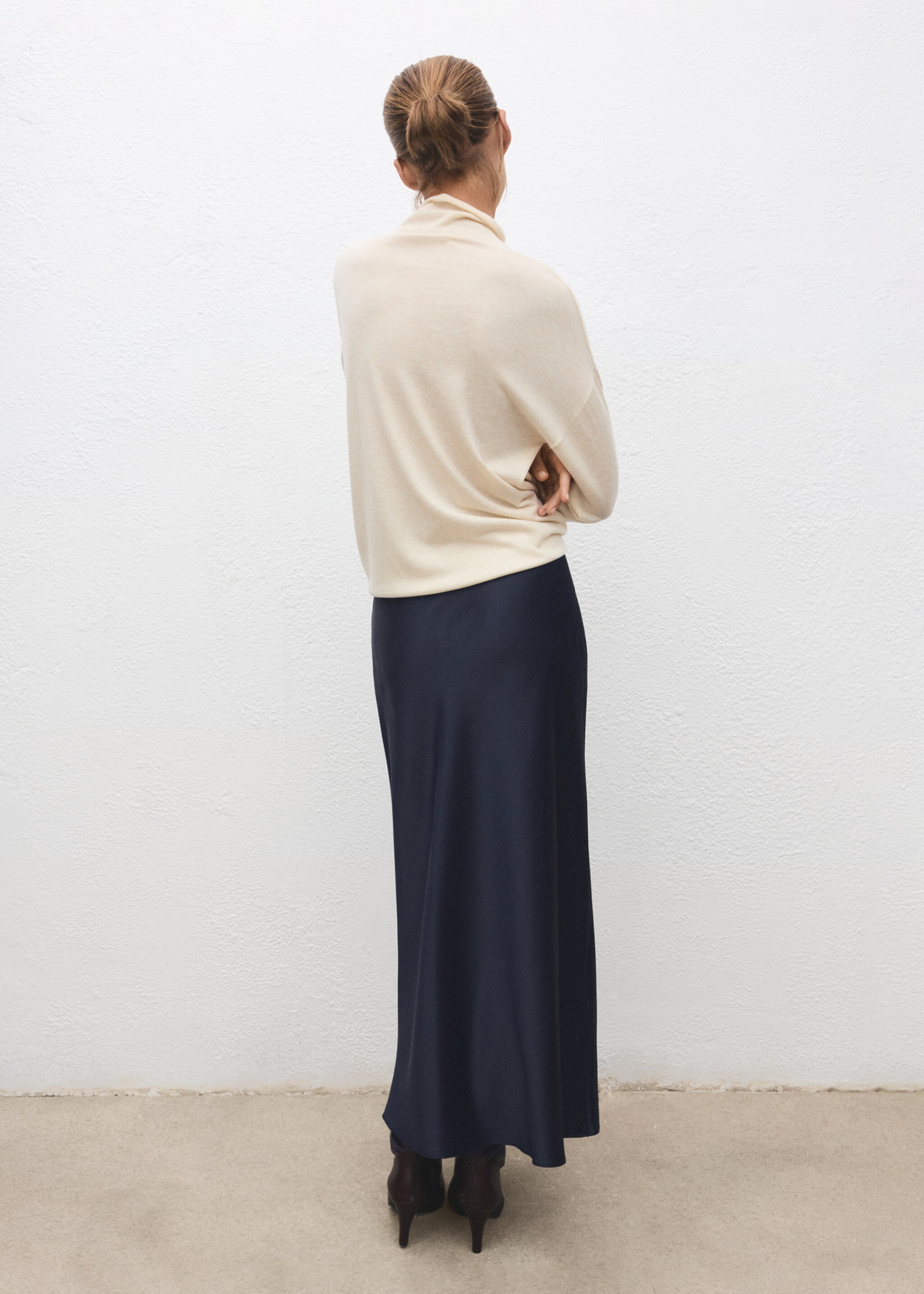 Satin long skirt - Reverse of the article, Navy. Ref: 17097817-00.