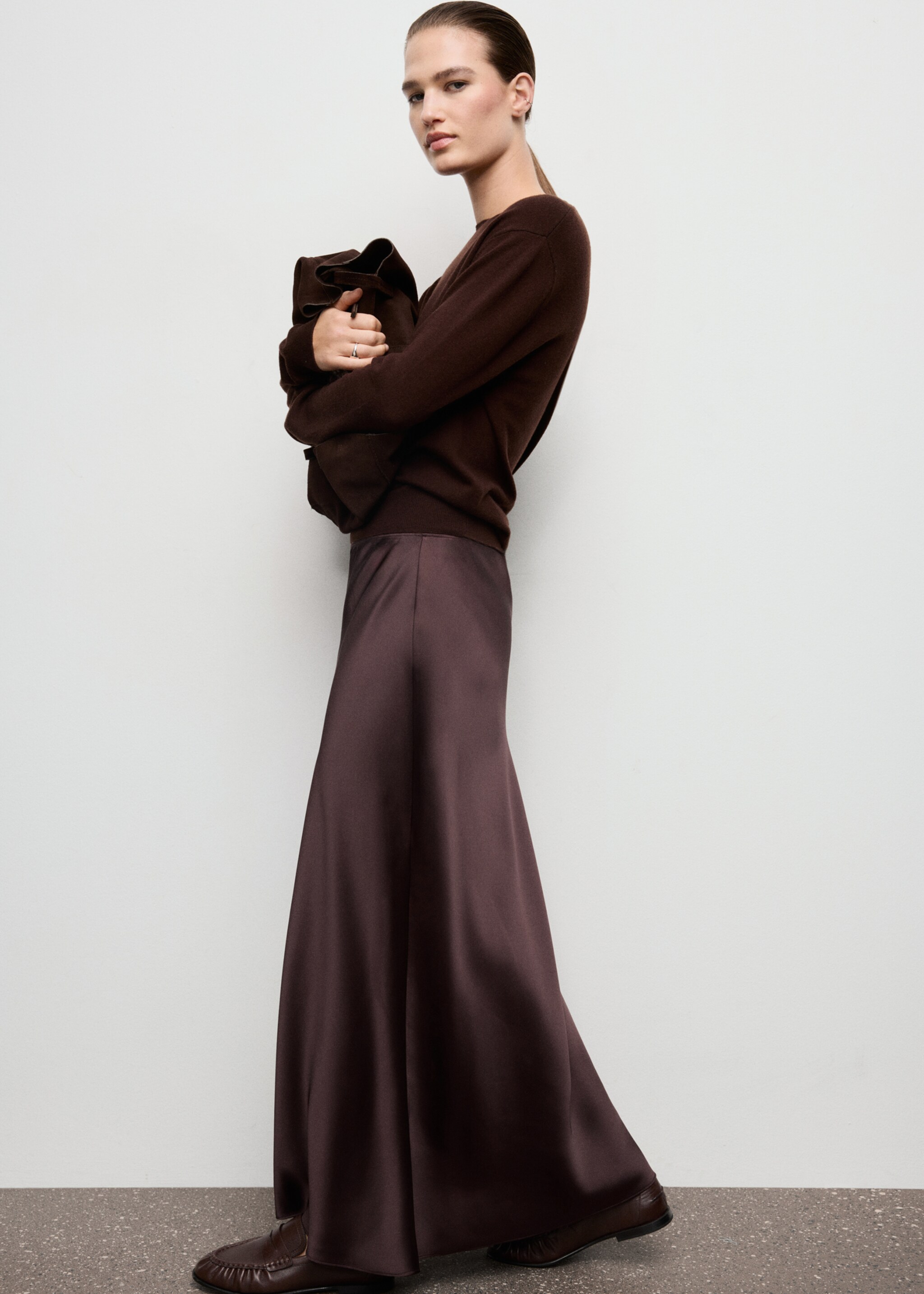 Satin long skirt - Details of the article 2, Plum. Ref: 17097817-00.