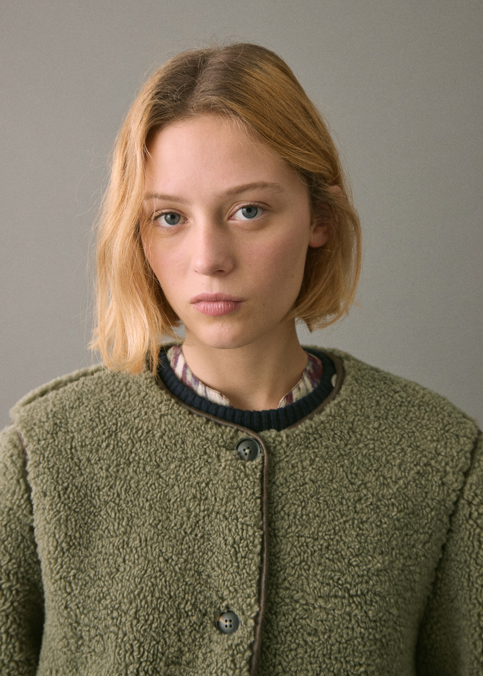 Shearling-effect jacket - Details of the article 1, Green. Ref: 17097882-00.