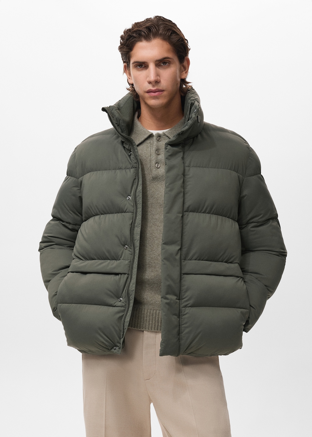 Short puffer water-repellent anorak