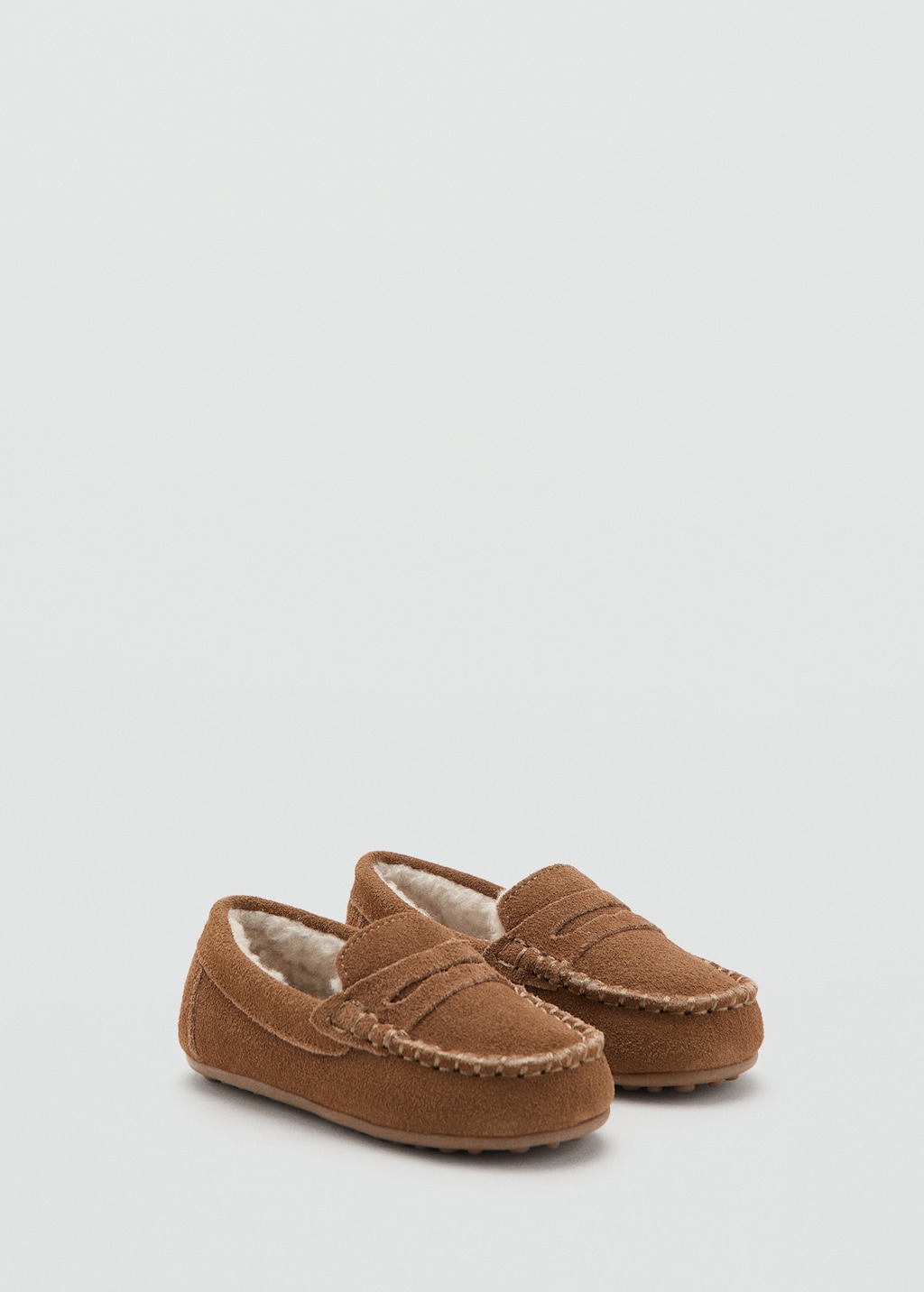 Leather moccasins with fur lining