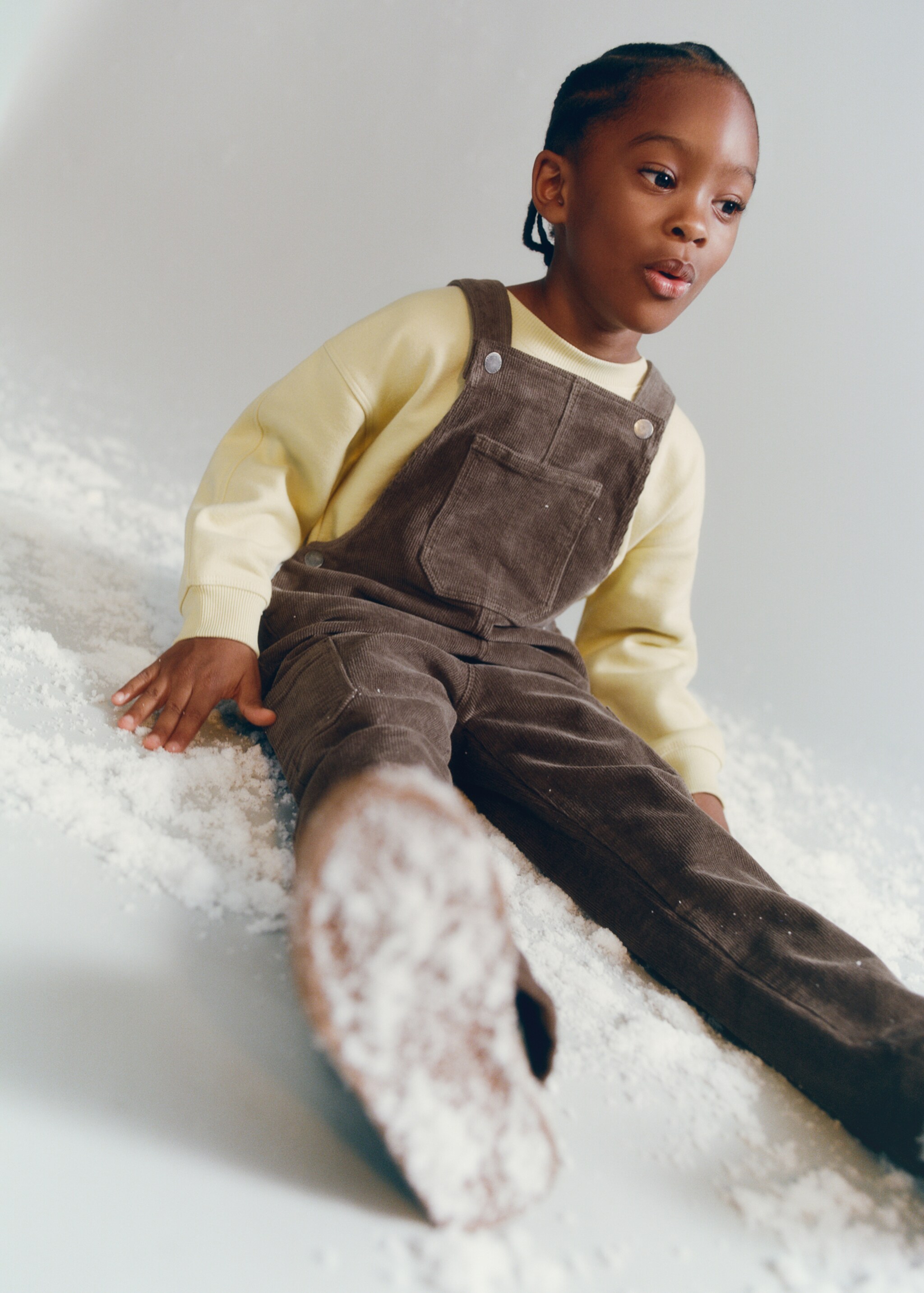Corduroy cargo dungarees - Details of the article 6, Medium Brown. Ref: 17097891-00.