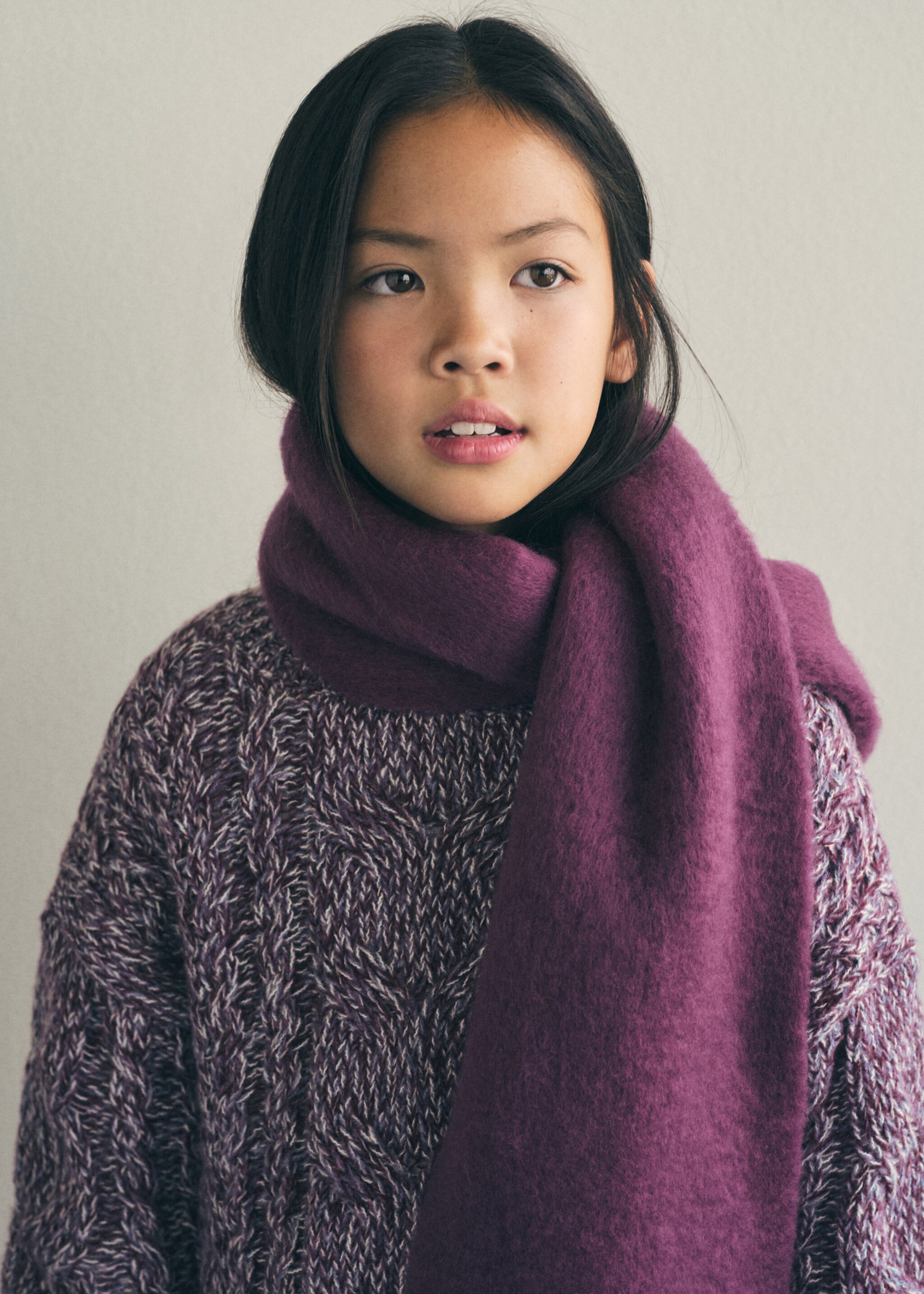 Cable-knit sweater - Details of the article 6, Purple. Ref: 17097896-00.
