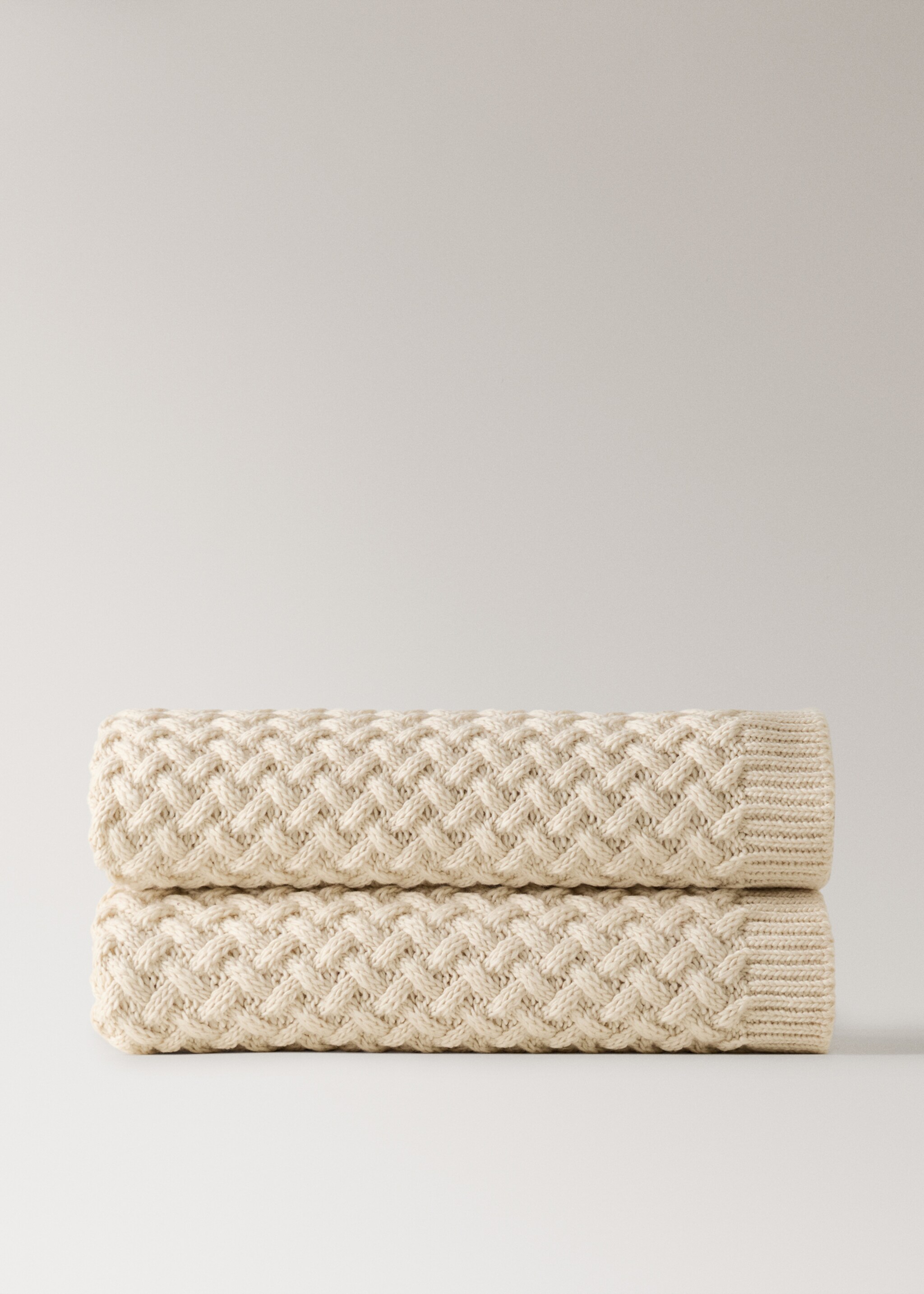 Knitted interwoven blanket - Article without model, Brown. Ref: 17097899-00.