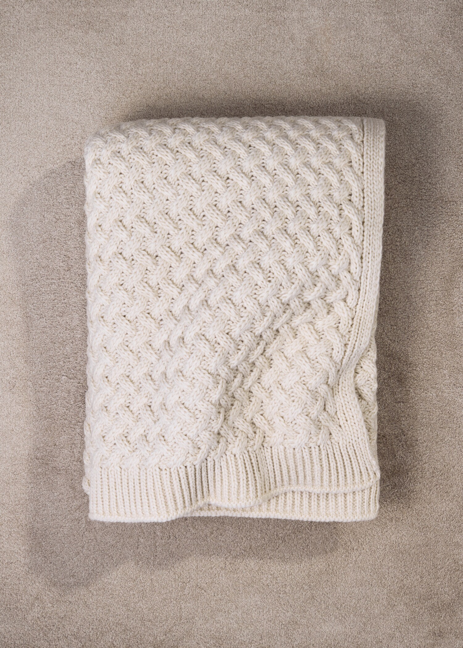Knitted interwoven blanket - Details of the article 7