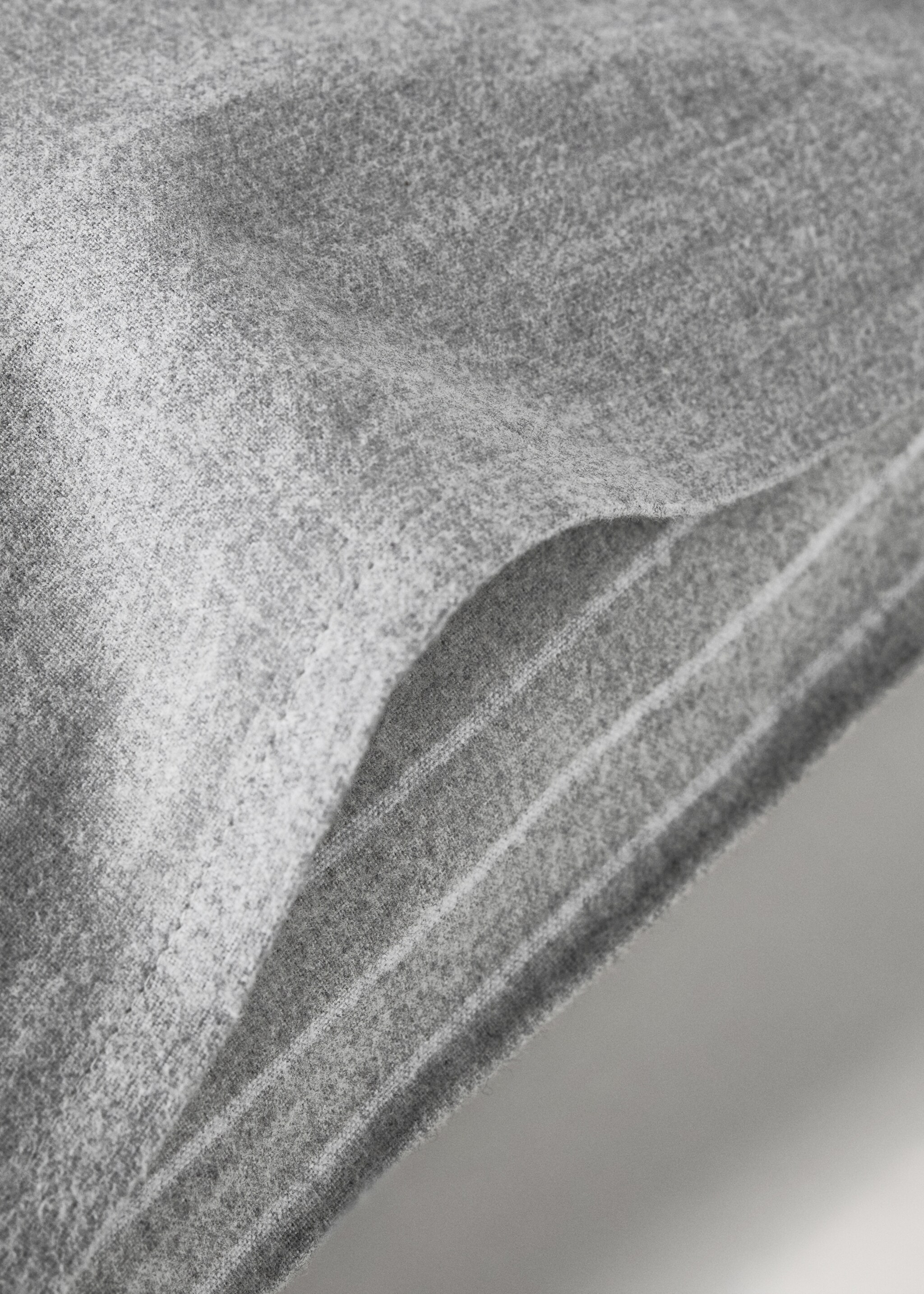 Reversible striped flannel cotton pillowcase for cot - Details of the article 1, Grey. Ref: 17097902-00.