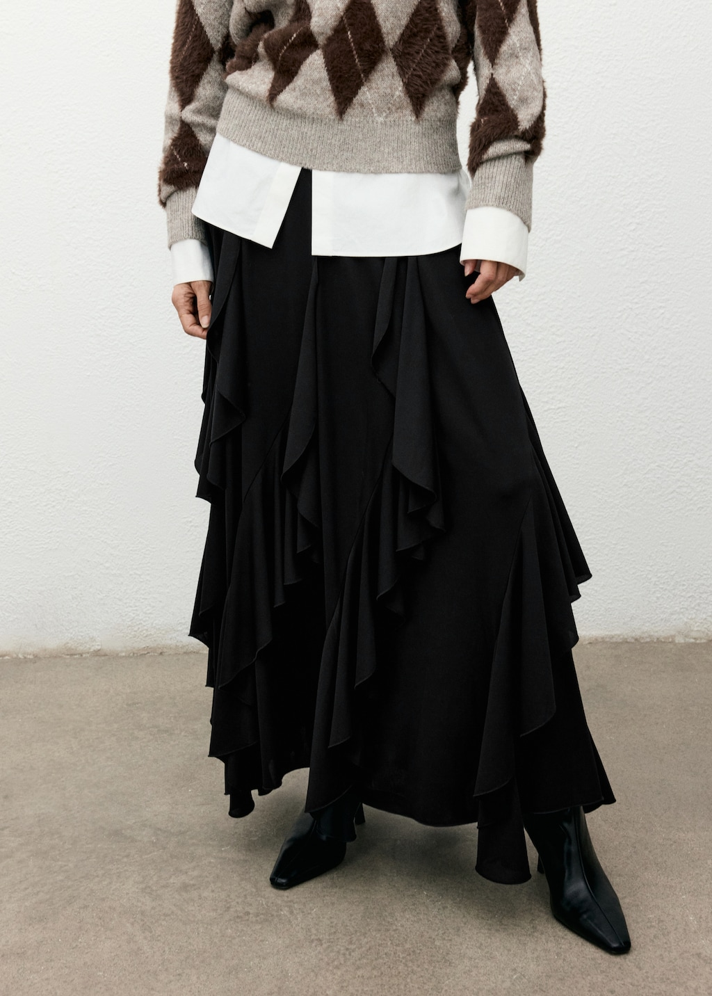 Asymmetrical ruffled skirt