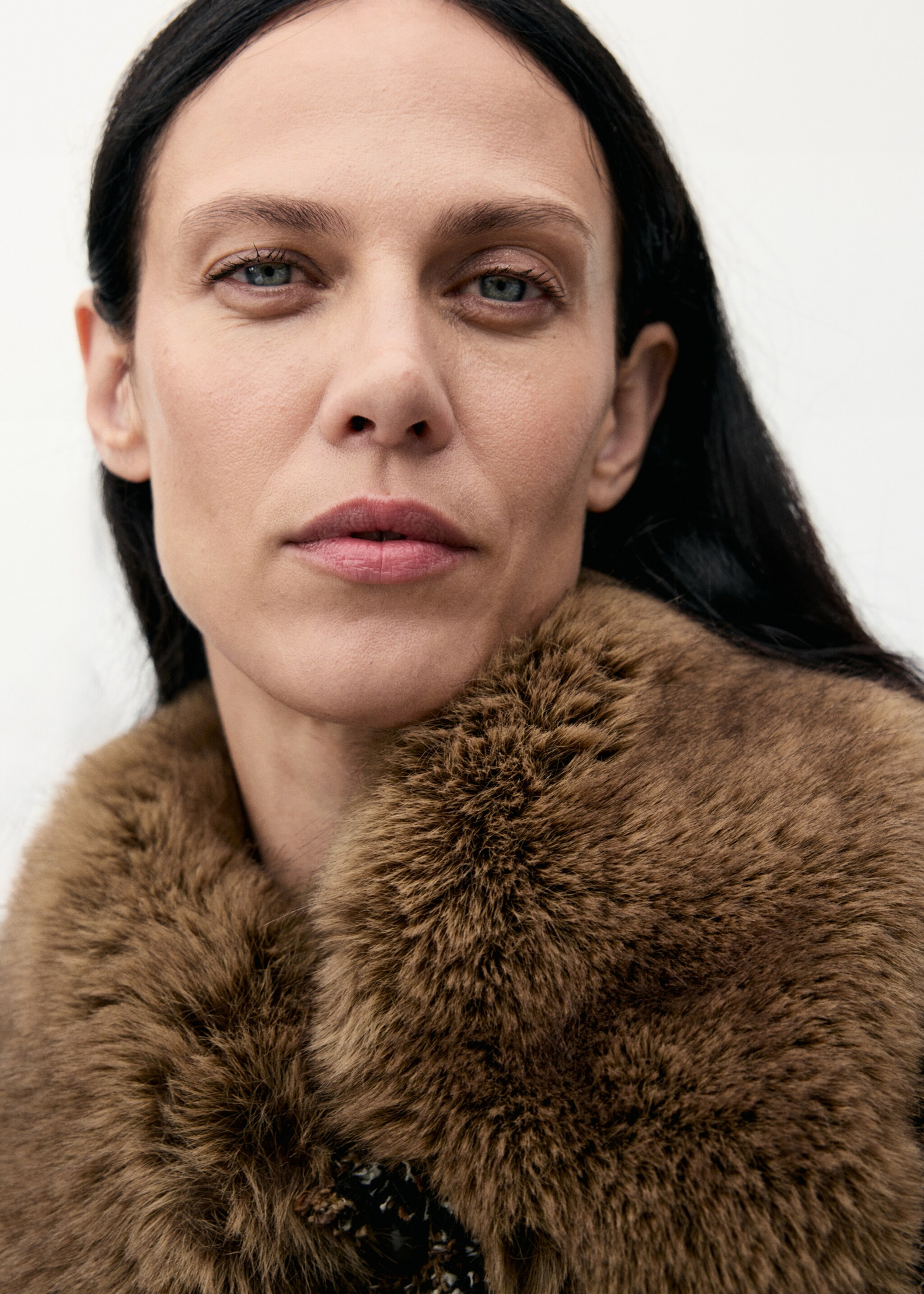Tweed jacket with fur collar - Details of the article 2, Brown. Ref: 17097911-00.