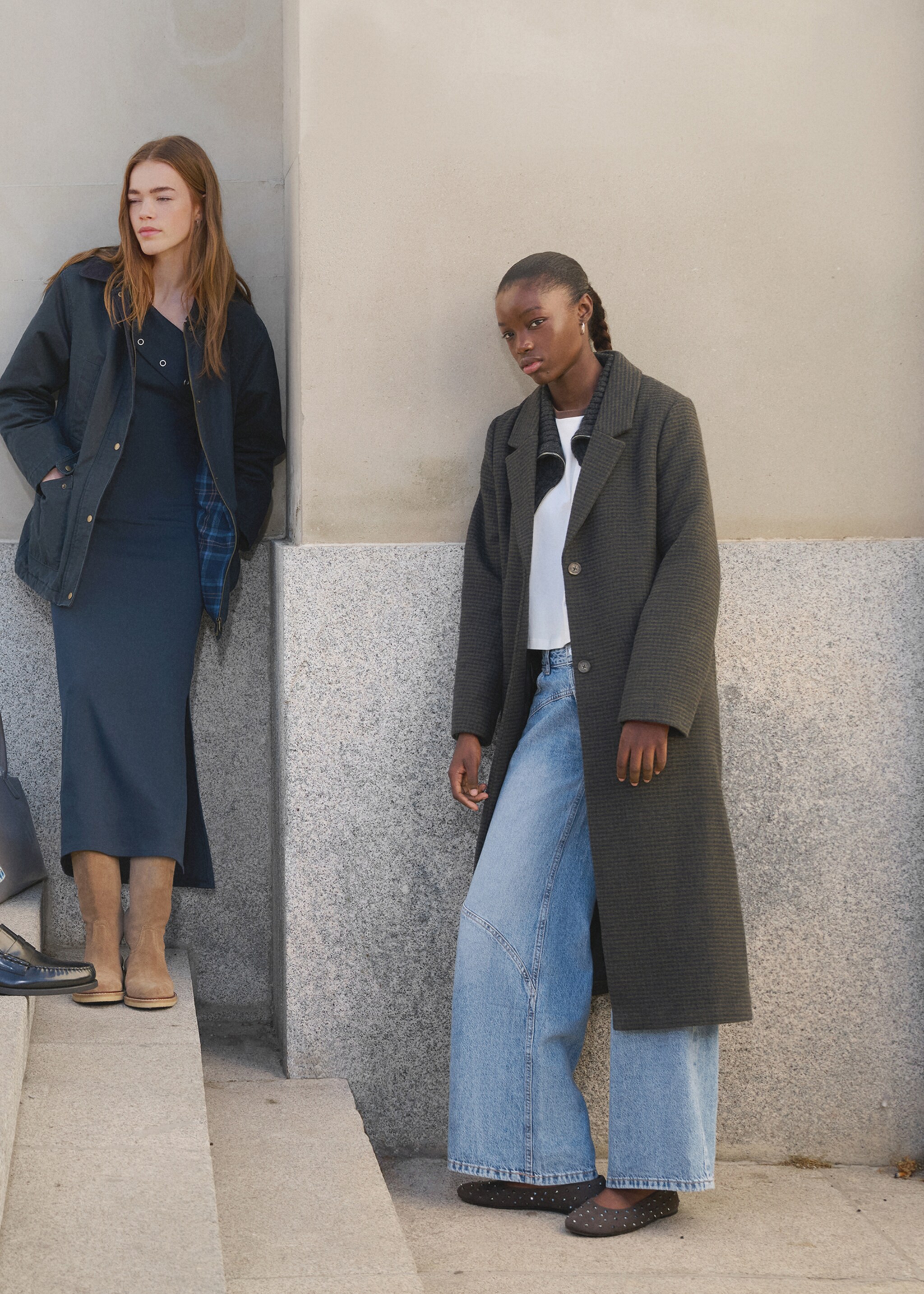 Wide leg jeans with seam detail - Details of the article 5, Medium Blue. Ref: 17098264-00.
