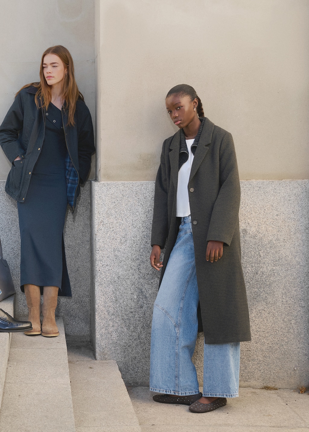 Wide leg jeans with seam detail