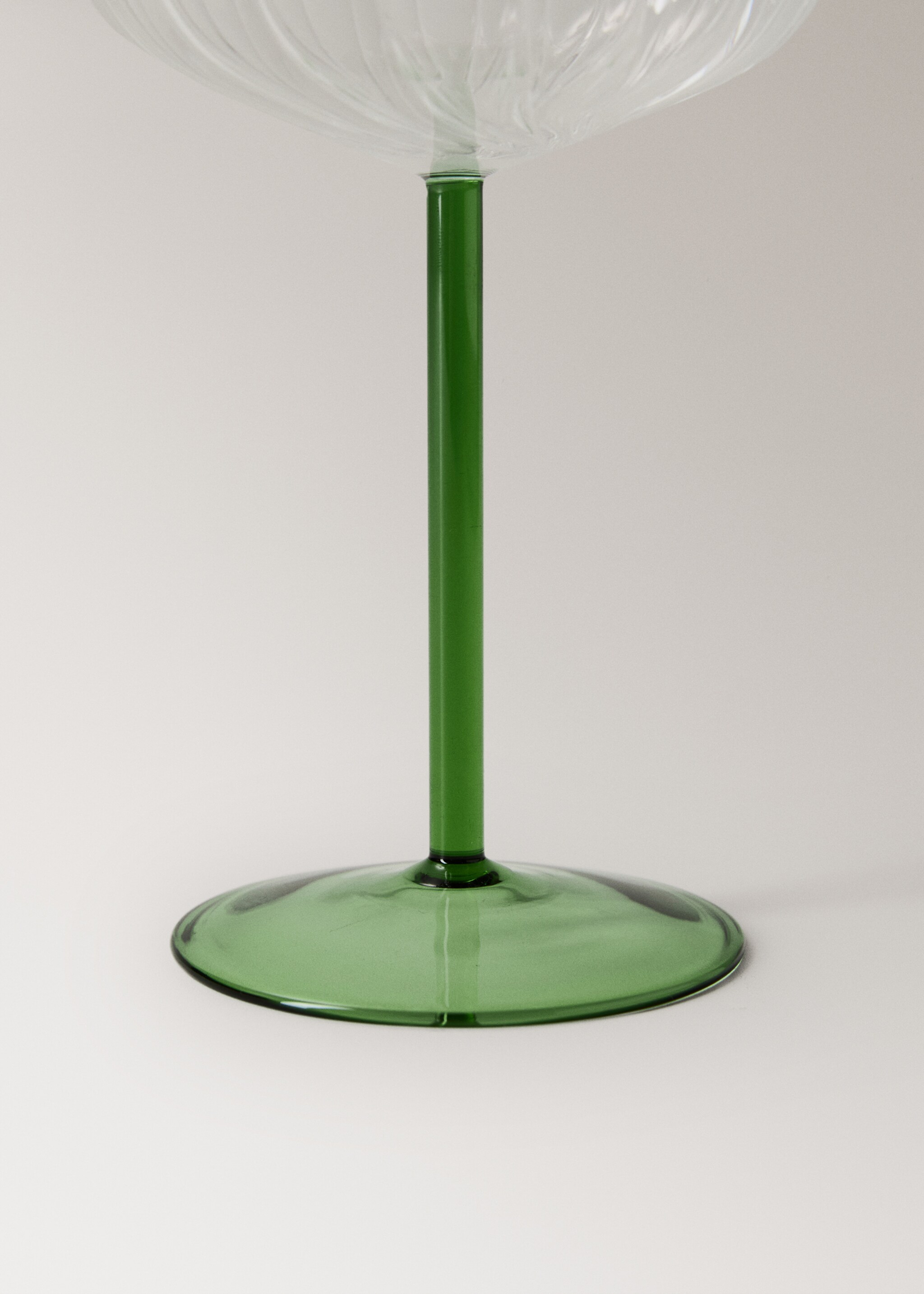 Two-tone borosilicate stem glass - Details of the article 2, Forest Green. Ref: 17098270-00.