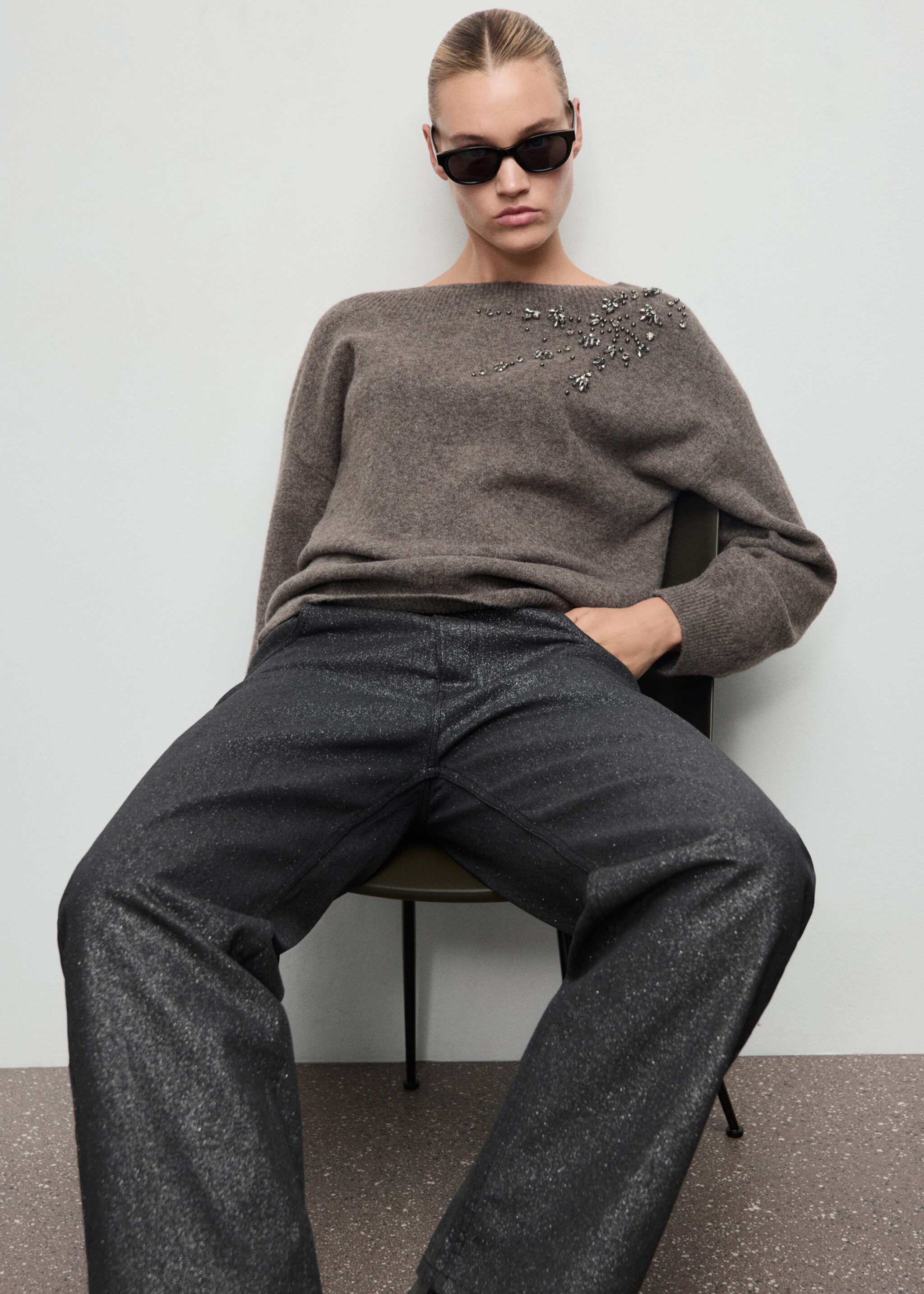 Shiny straight-leg jeans - Details of the article 5, Black. Ref: 17098291-00.