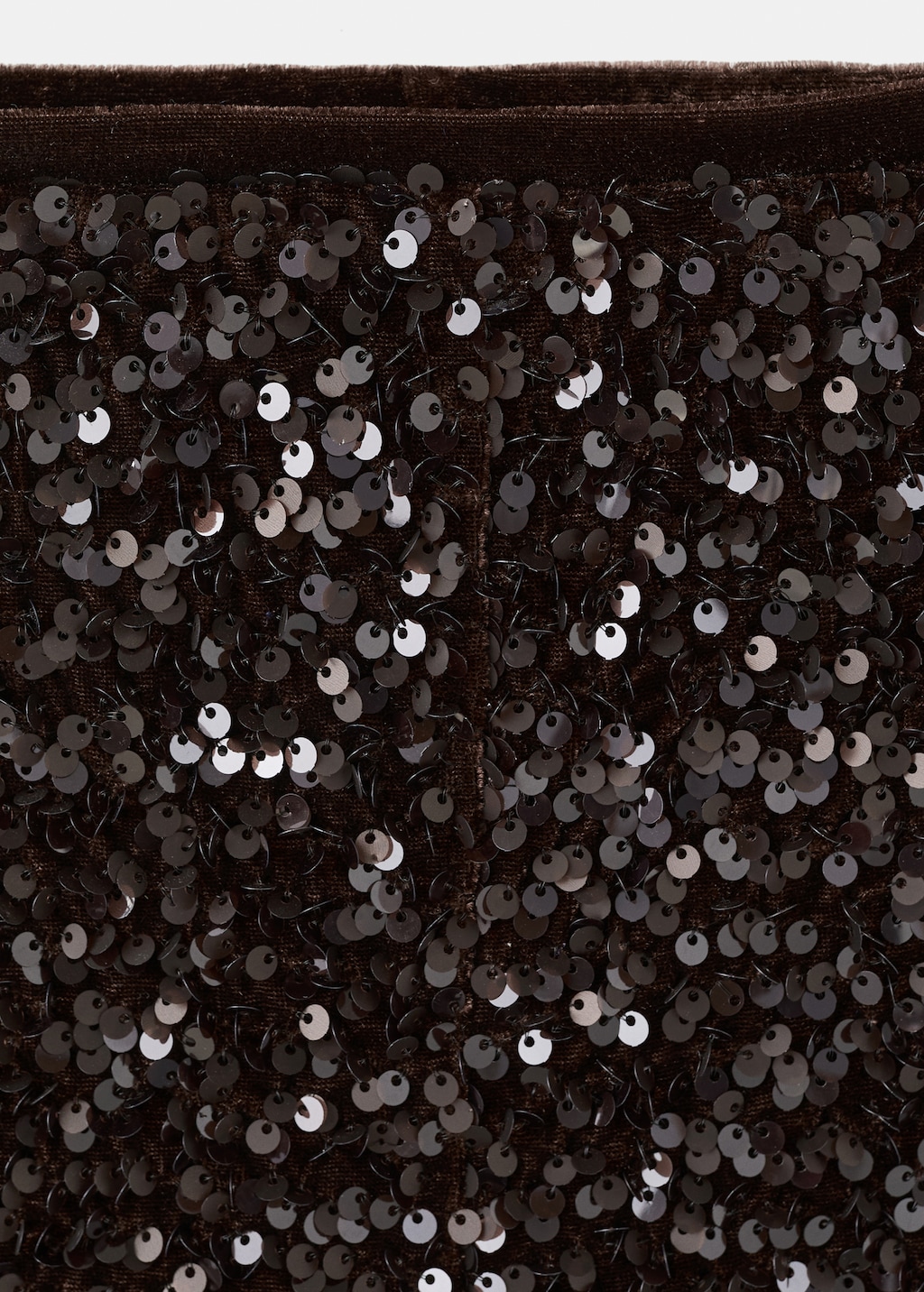 Velvet shorts with sequins